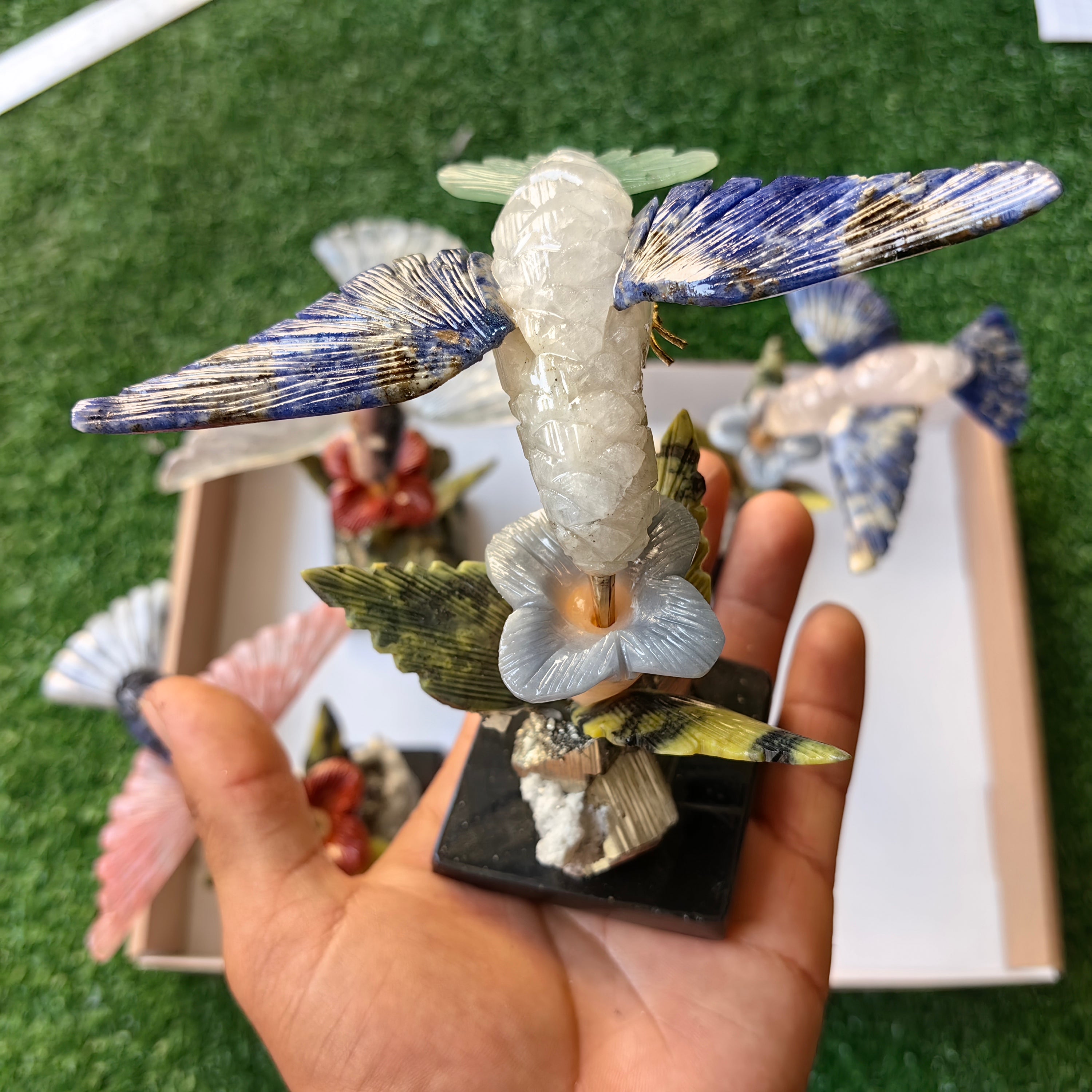 Lot 4 pcs hummingbird mixted stones