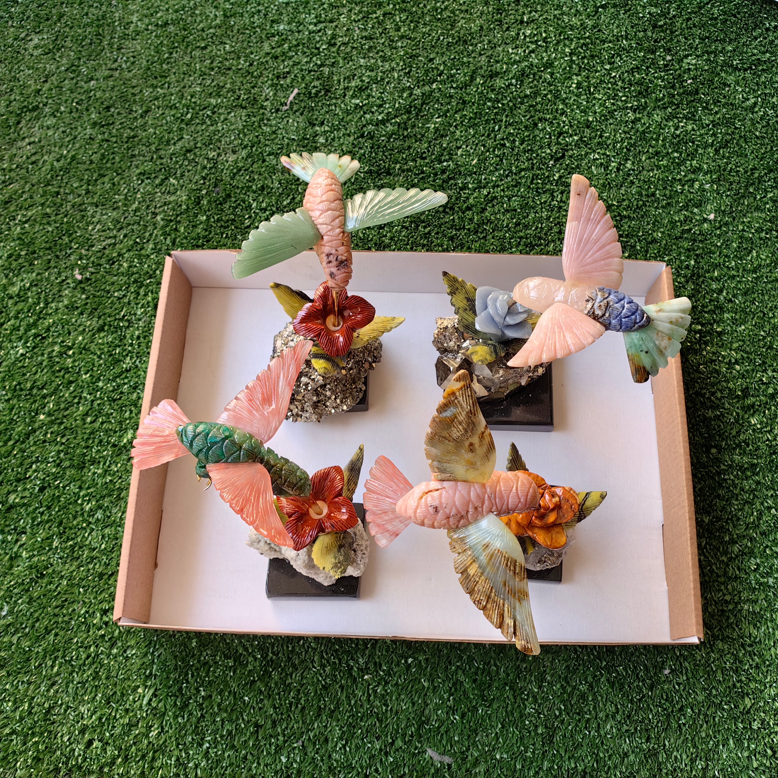 Lot 4 pcs hummingbird mixted stones