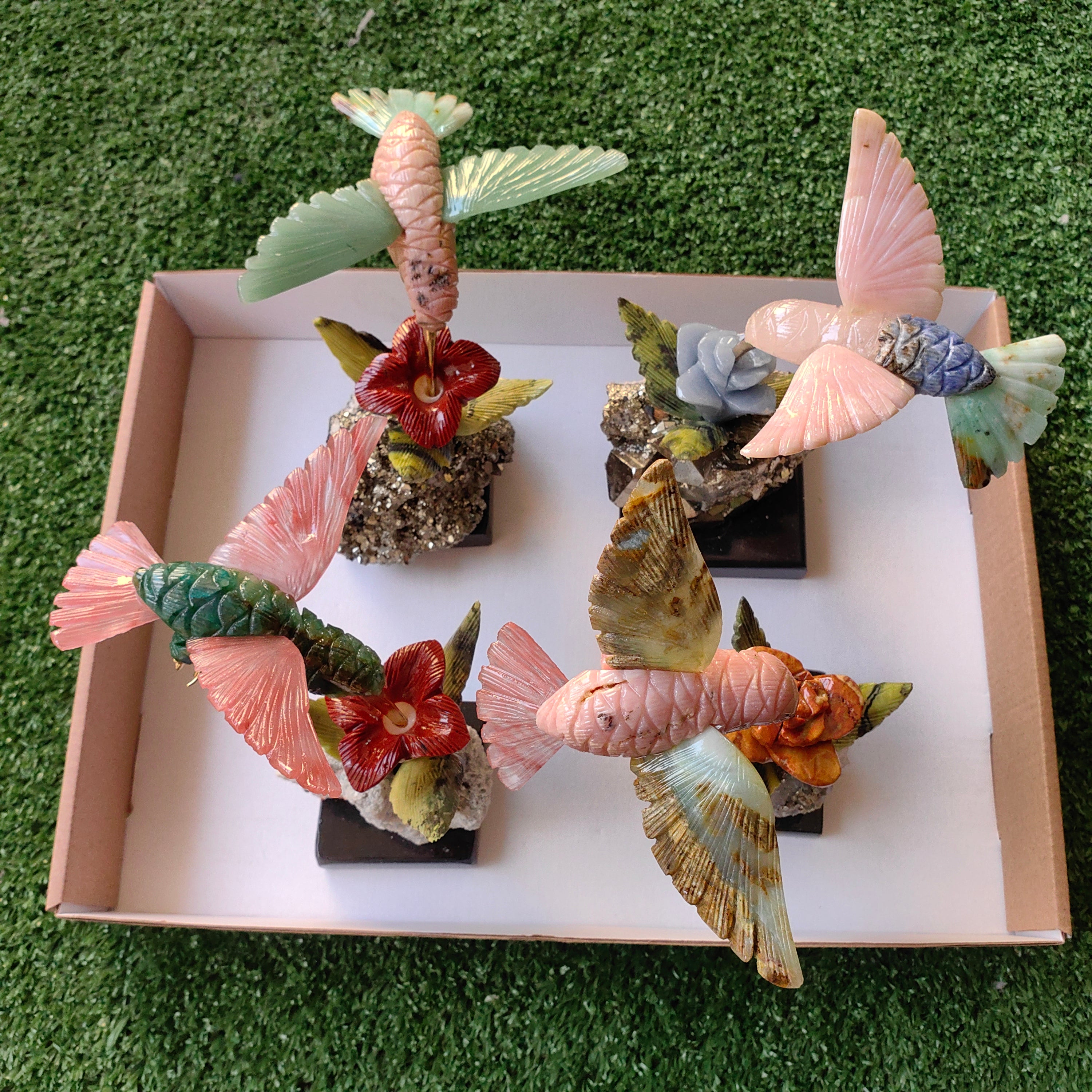 Lot 4 pcs hummingbird mixted stones