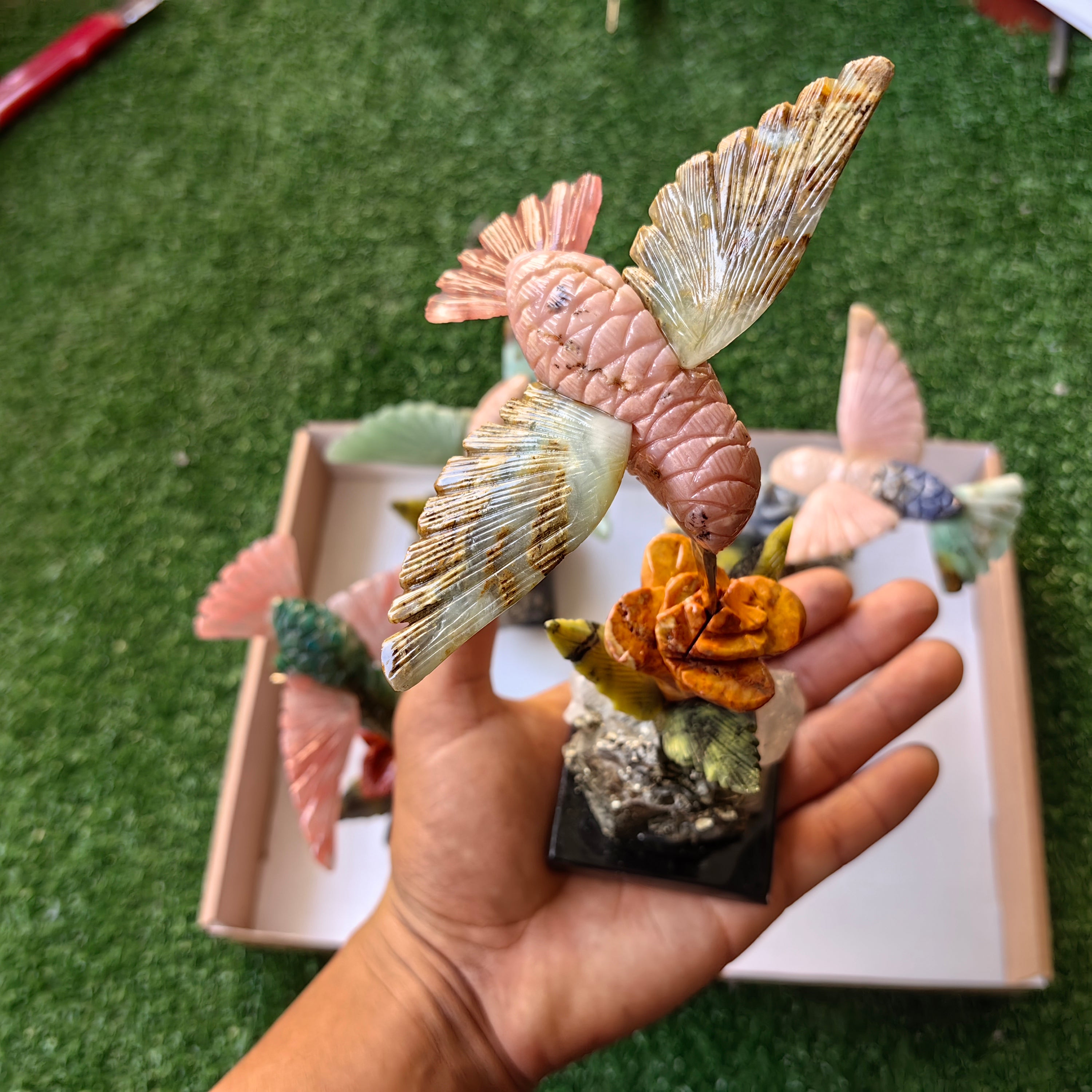 Lot 4 pcs hummingbird mixted stones