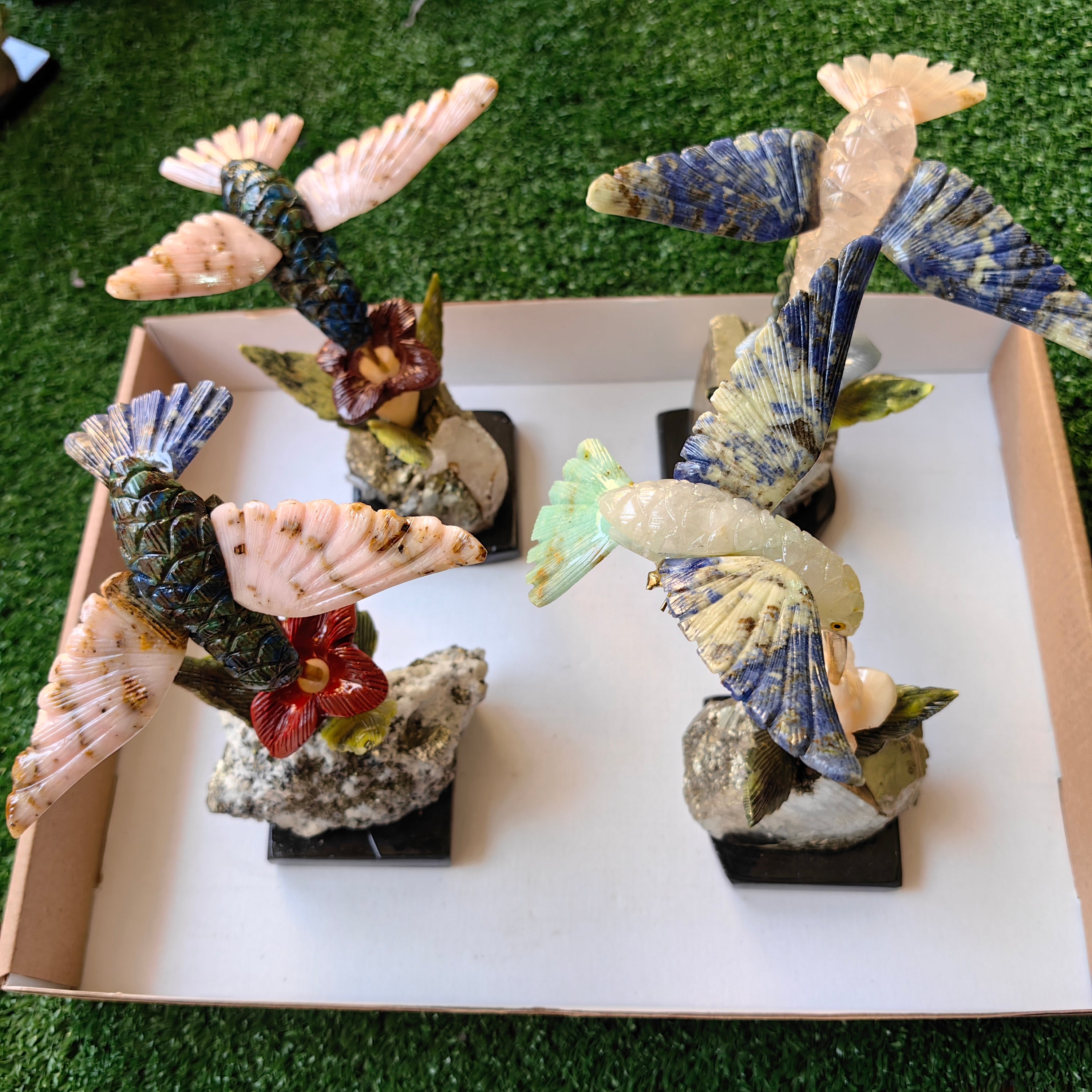 Lot 4 pcs hummingbird mixted stones