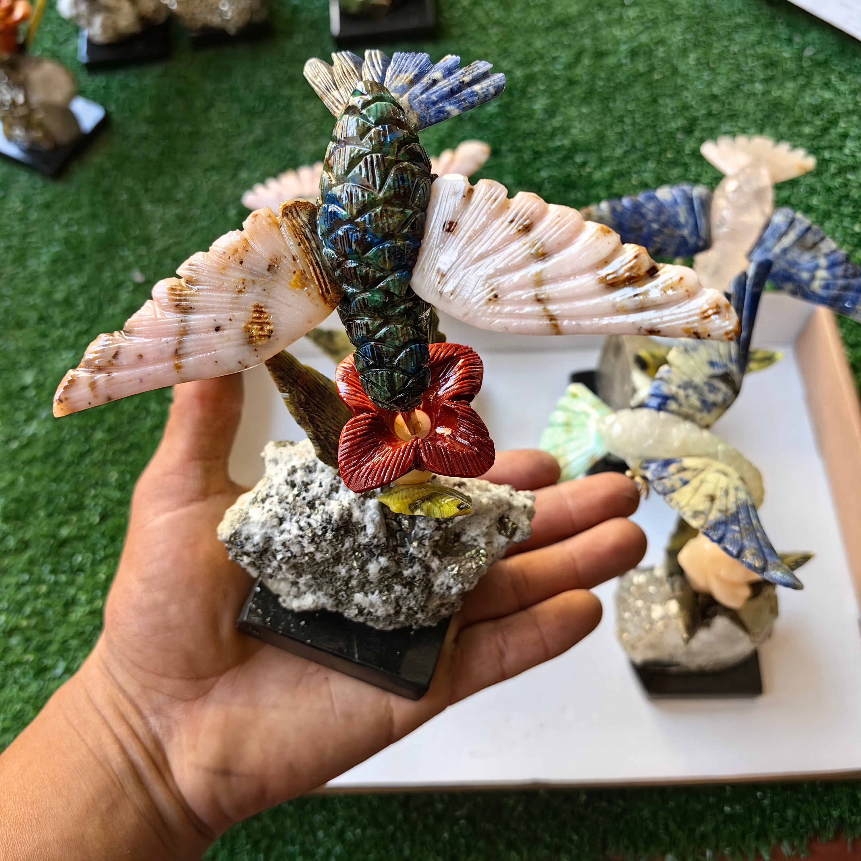 Lot 4 pcs hummingbird mixted stones