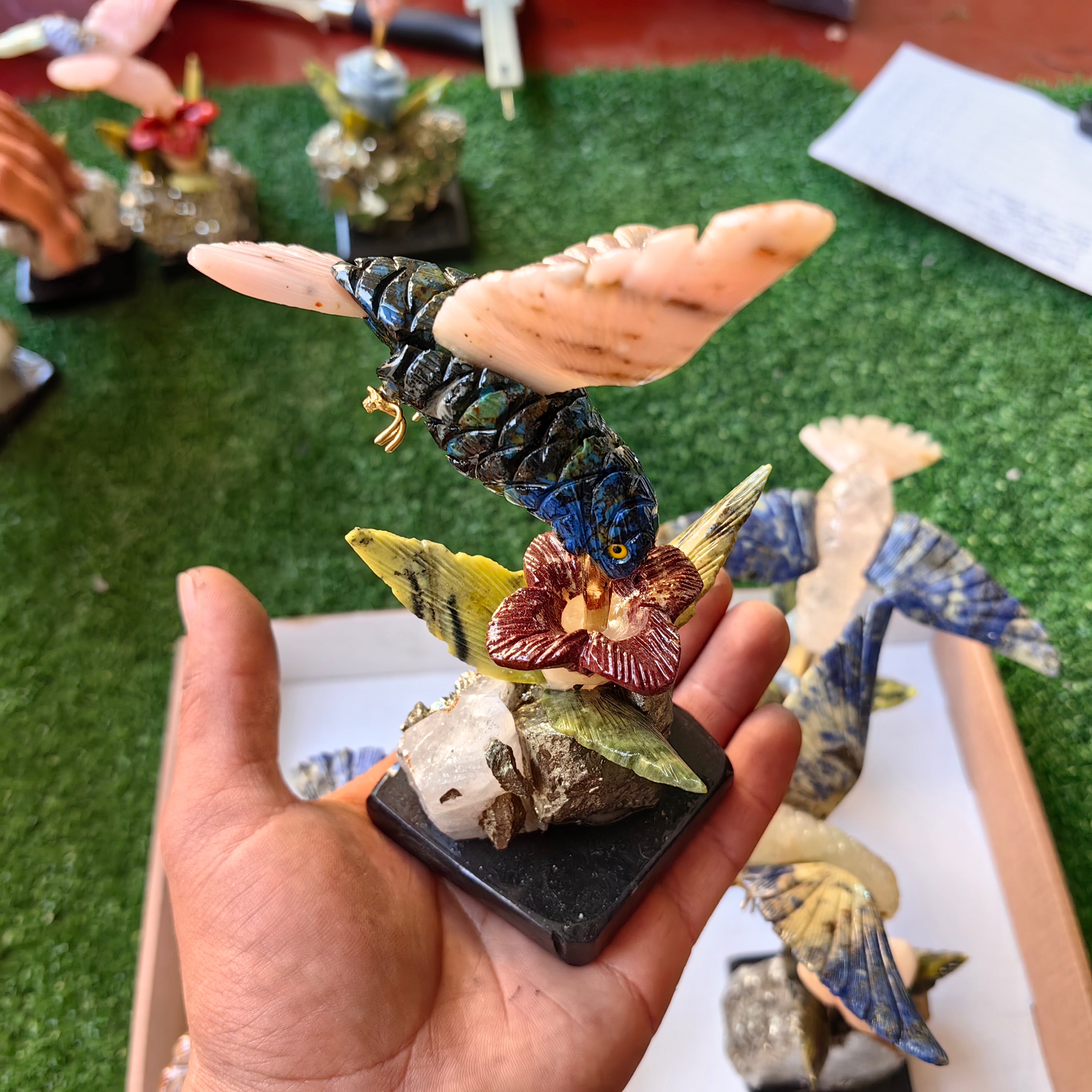 Lot 4 pcs hummingbird mixted stones