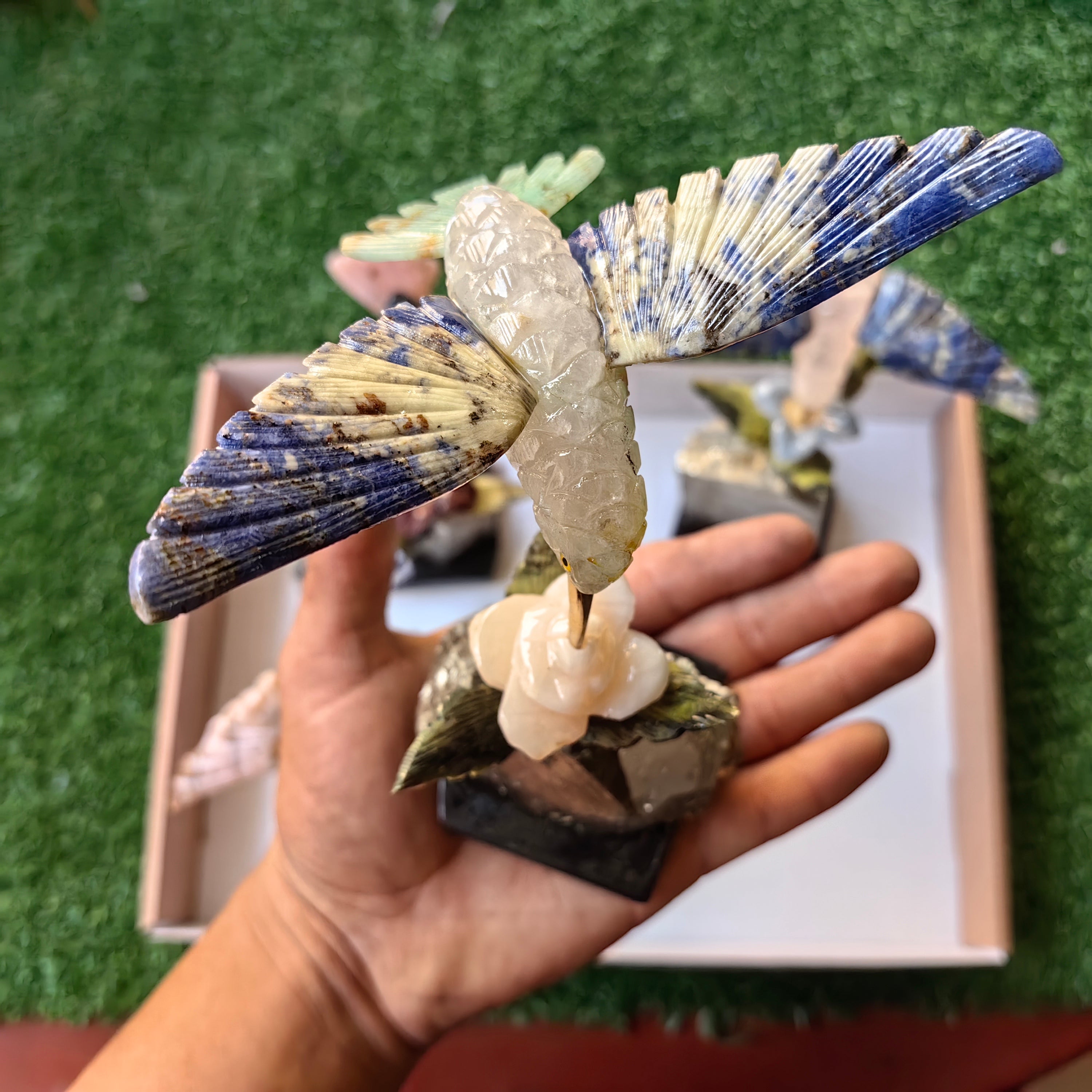 Lot 4 pcs hummingbird mixted stones