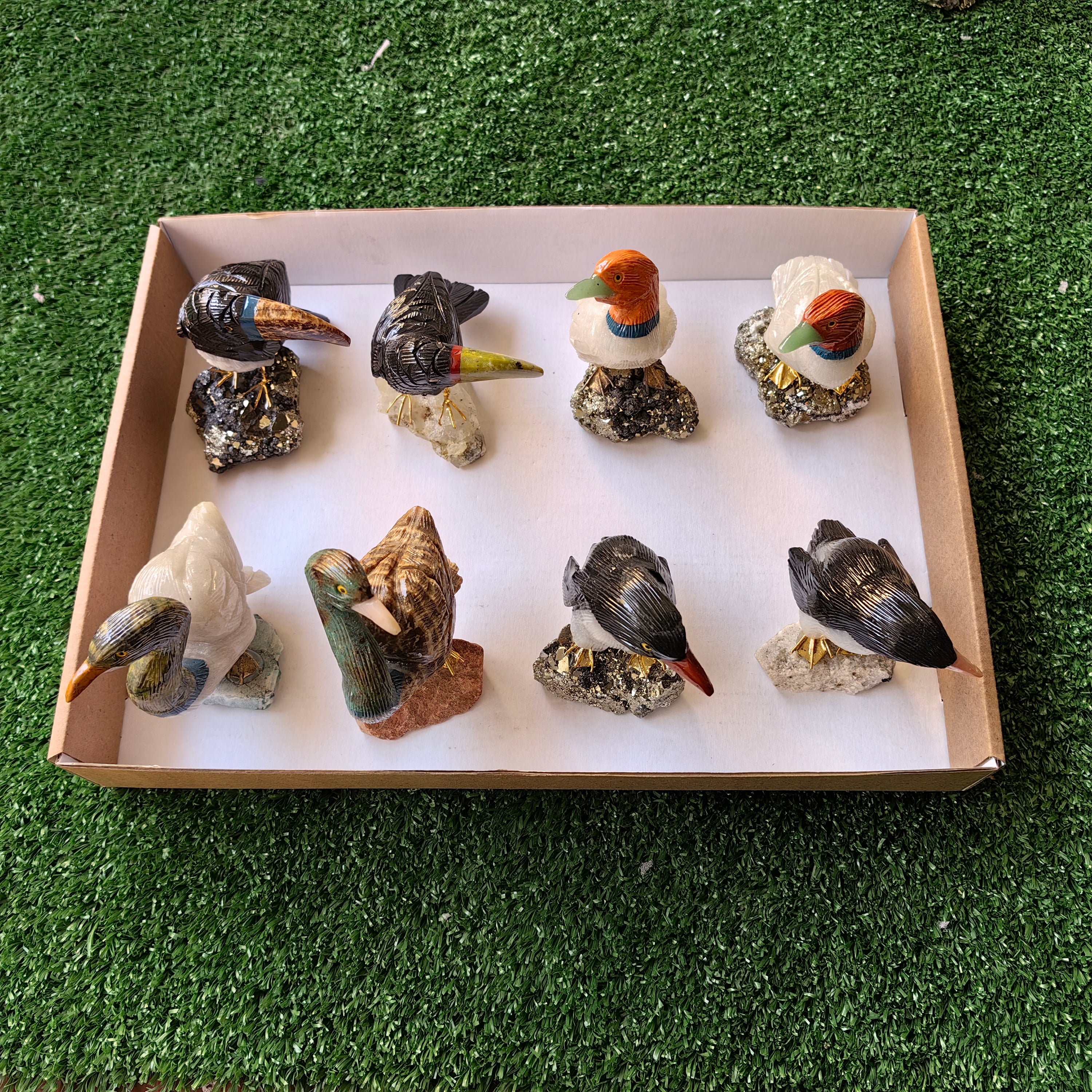 Lot 8 pcs Bird mixted stones
