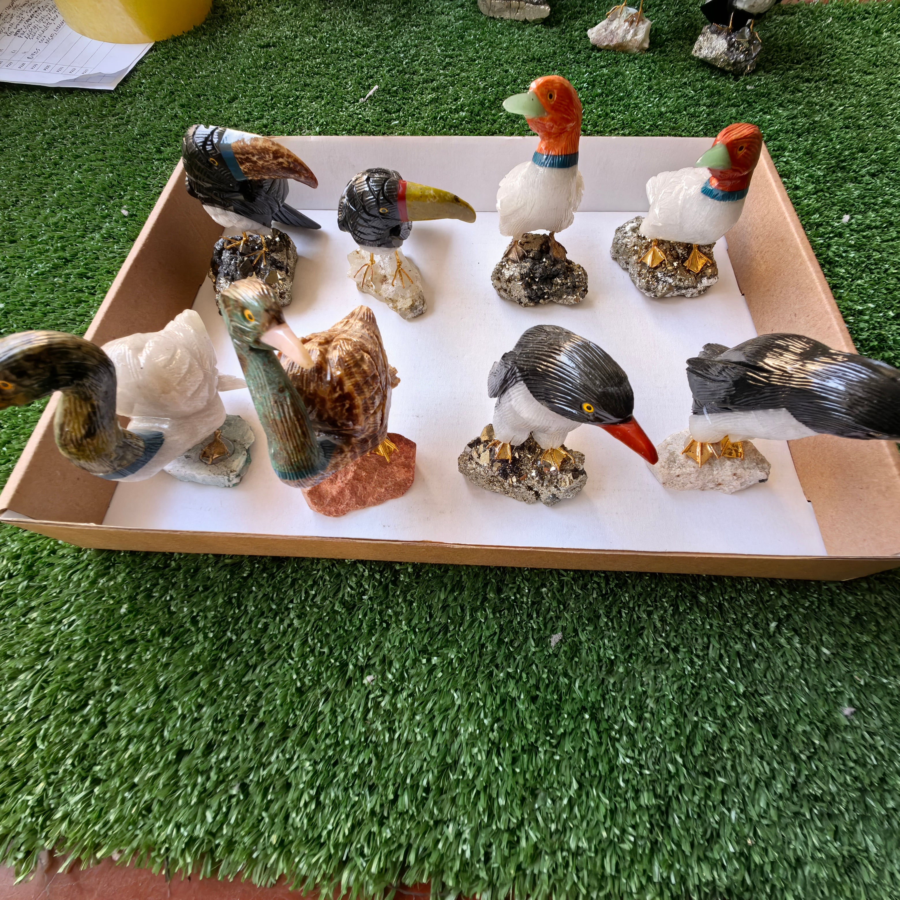 Lot 8 pcs Bird mixted stones