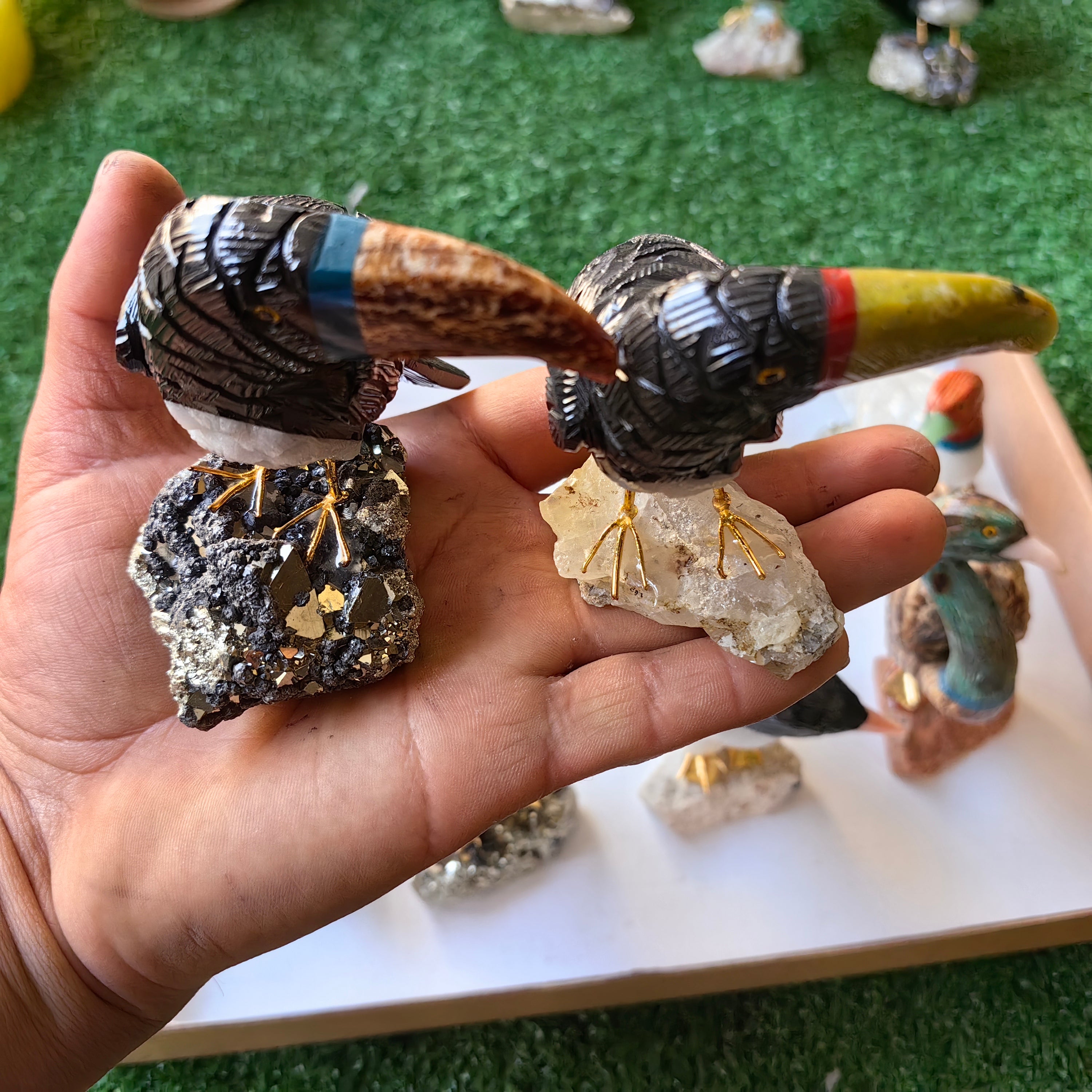 Lot 8 pcs Bird mixted stones