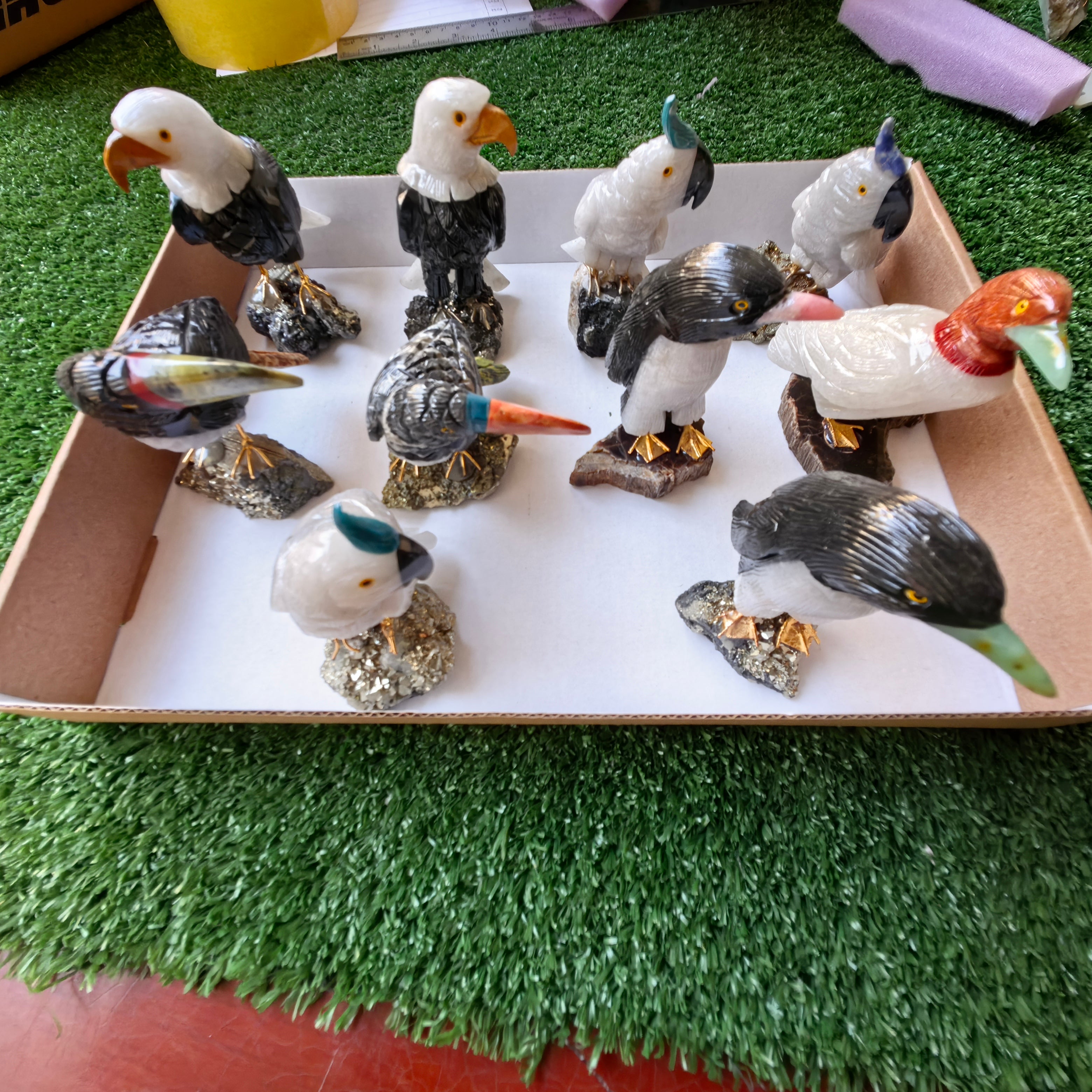 Lot 8 pcs Bird mixted stones