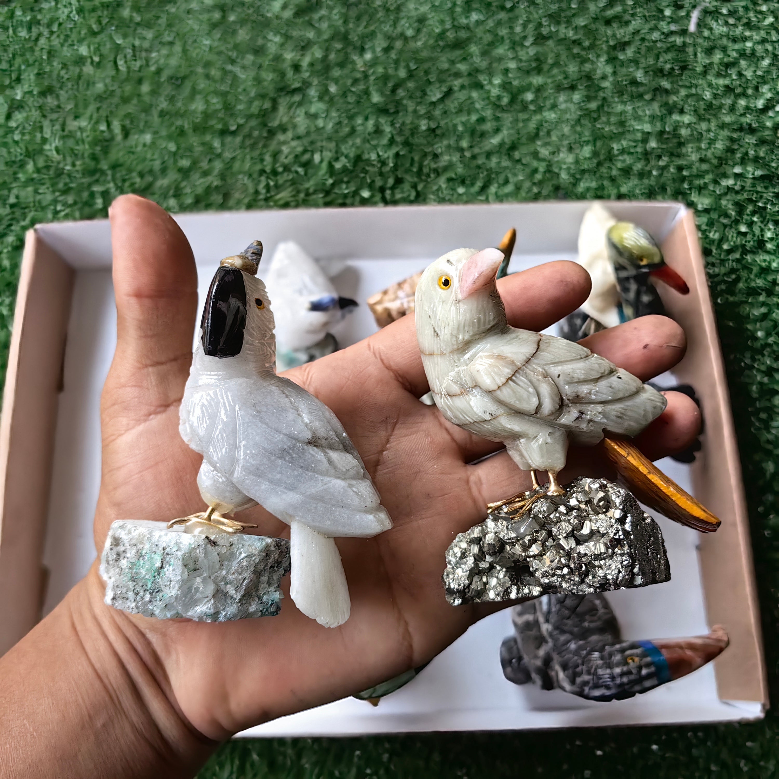 Lot 10 pcs Bird mixted stones