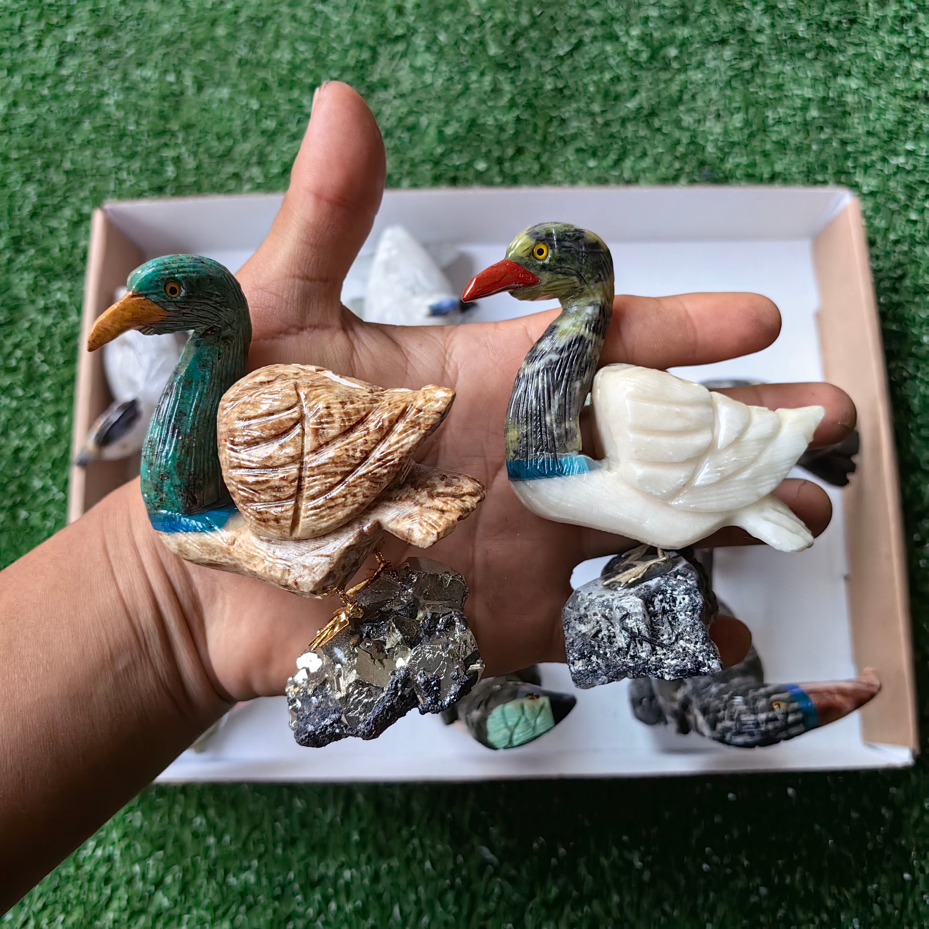 Lot 10 pcs Bird mixted stones