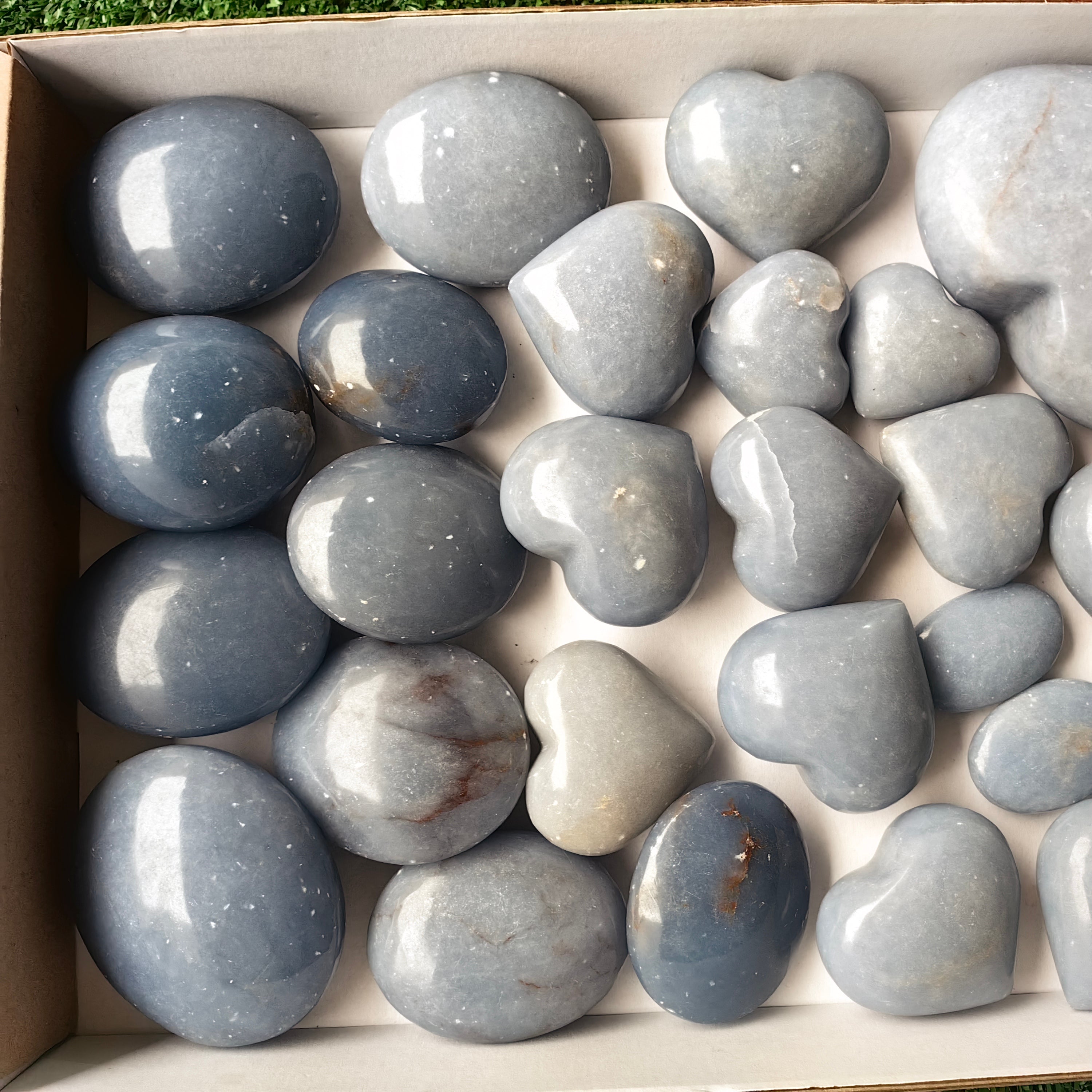 Lot 36 pcs Angelite palm and heart