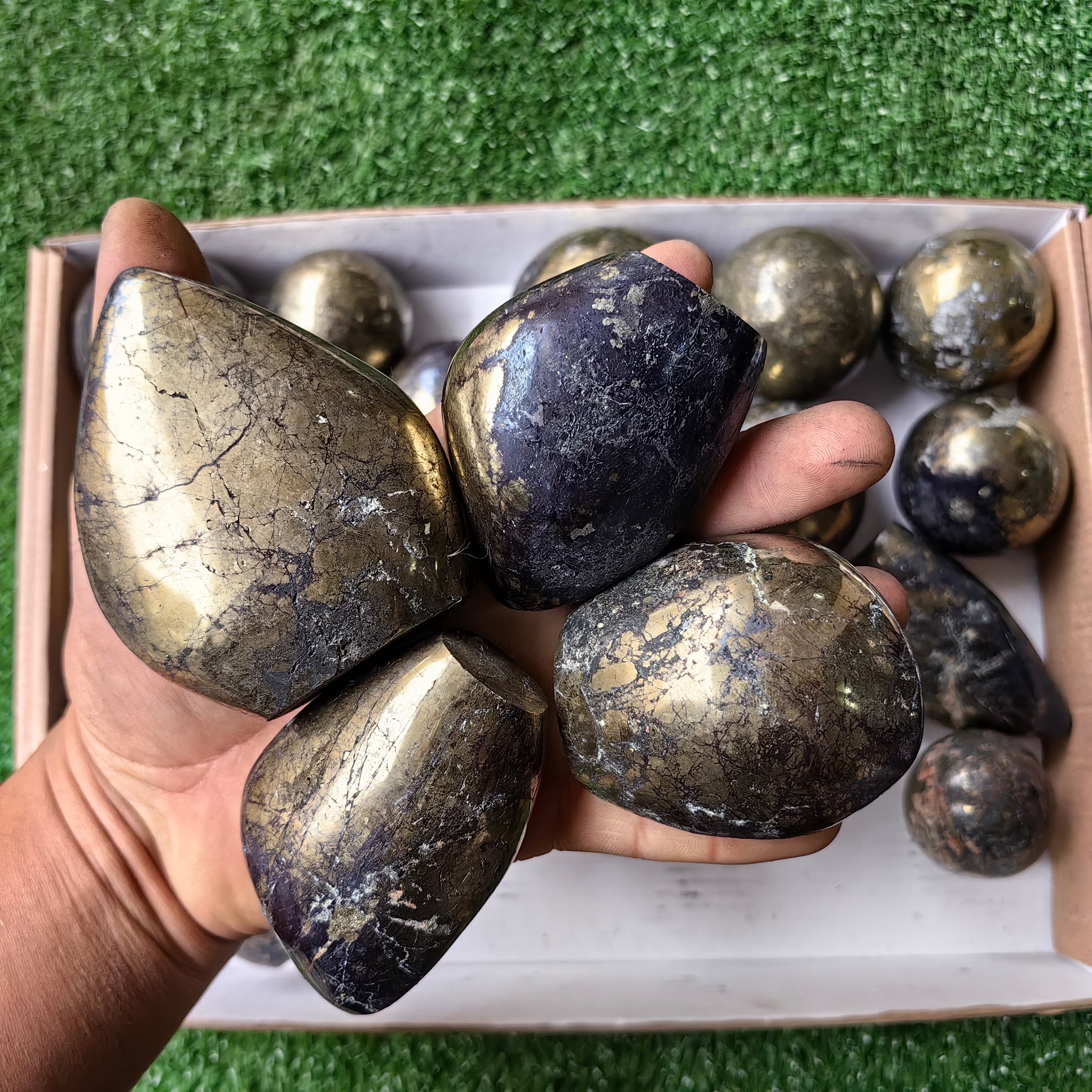 Lot 25 pcs Covellite on Chalcopyrite Sphere and Flame