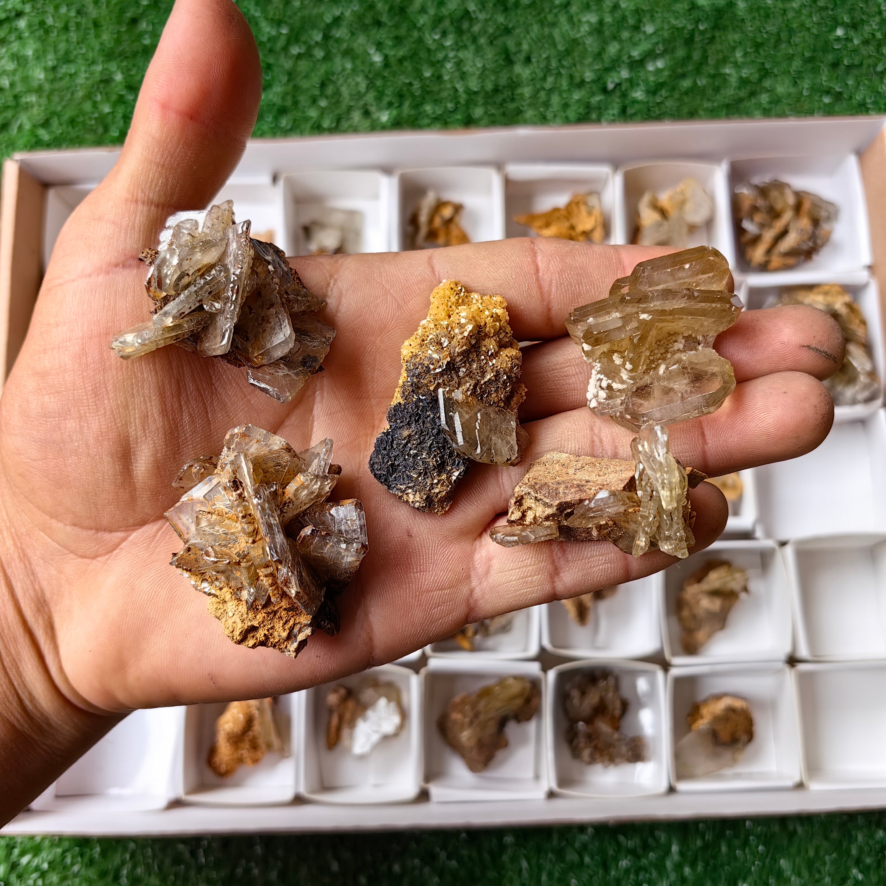 Lot 35 pcs Baryte Crystal