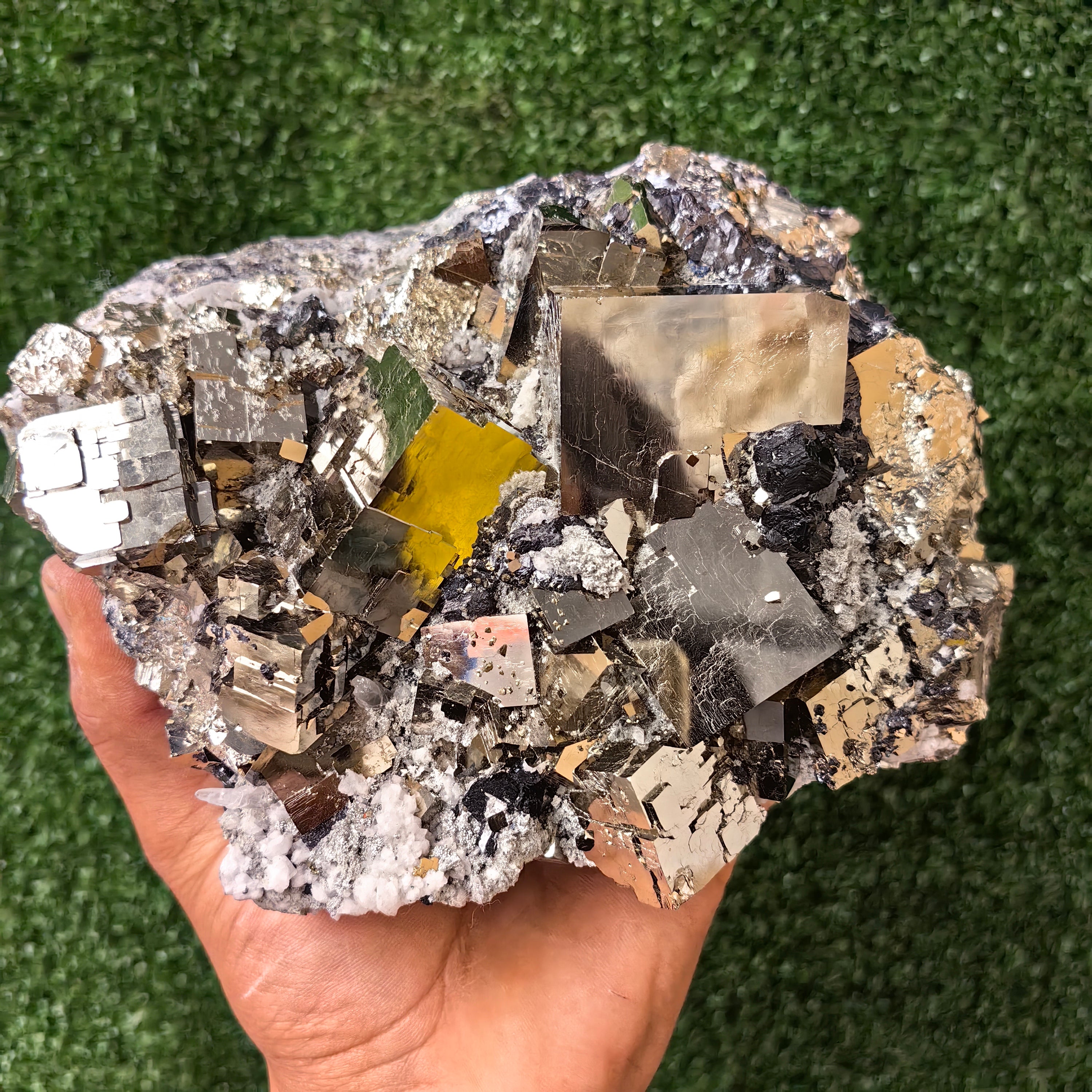 1 pc Pyrite Cubic with Sphalerite