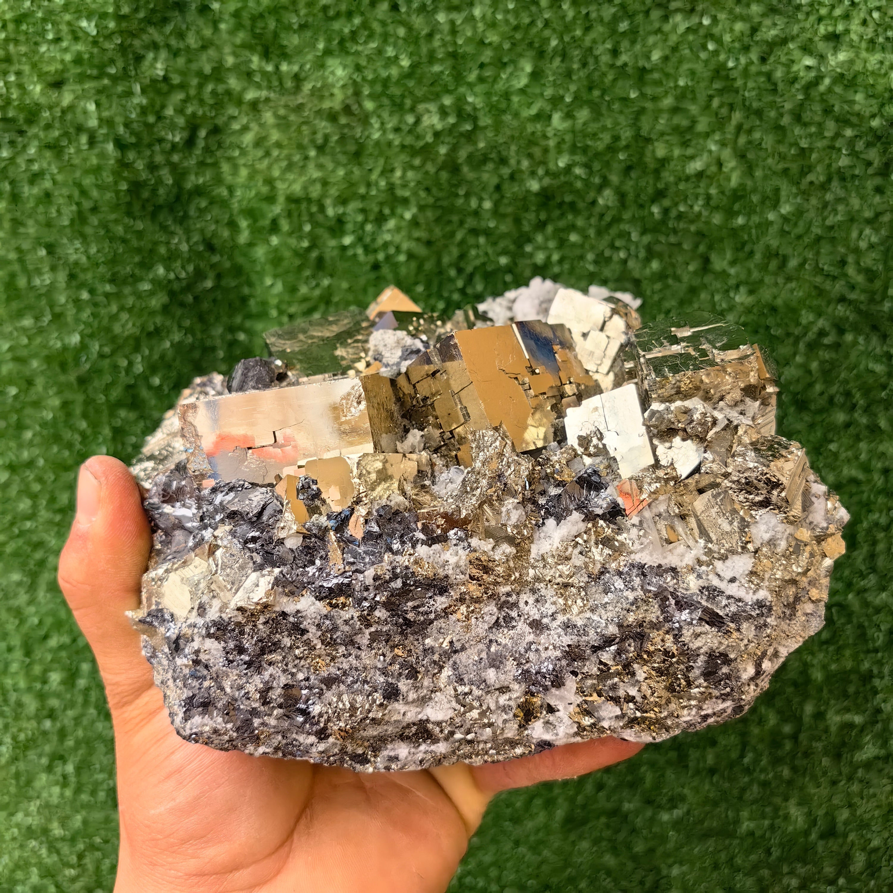 1 pc Pyrite Cubic with Sphalerite