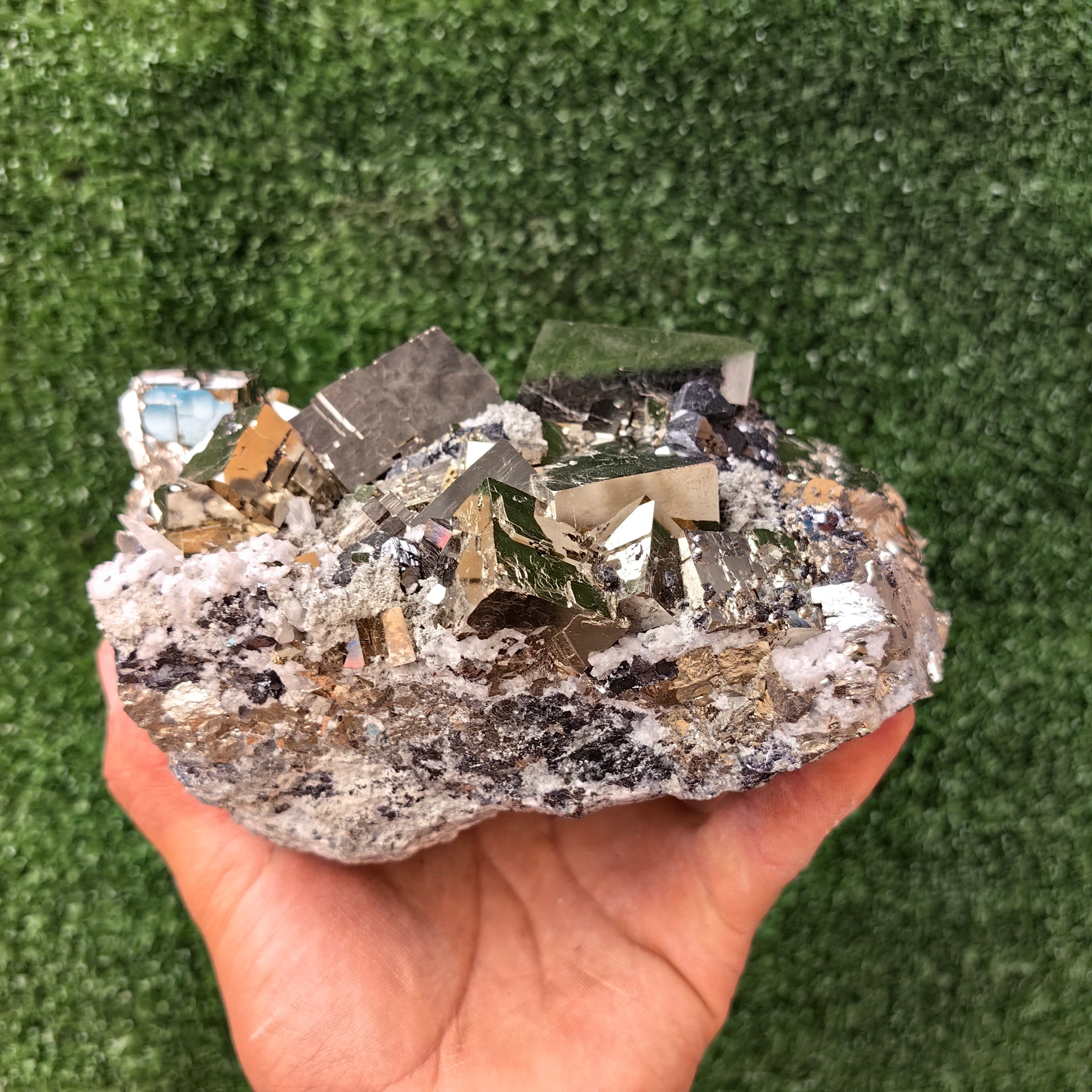 1 pc Pyrite Cubic with Sphalerite