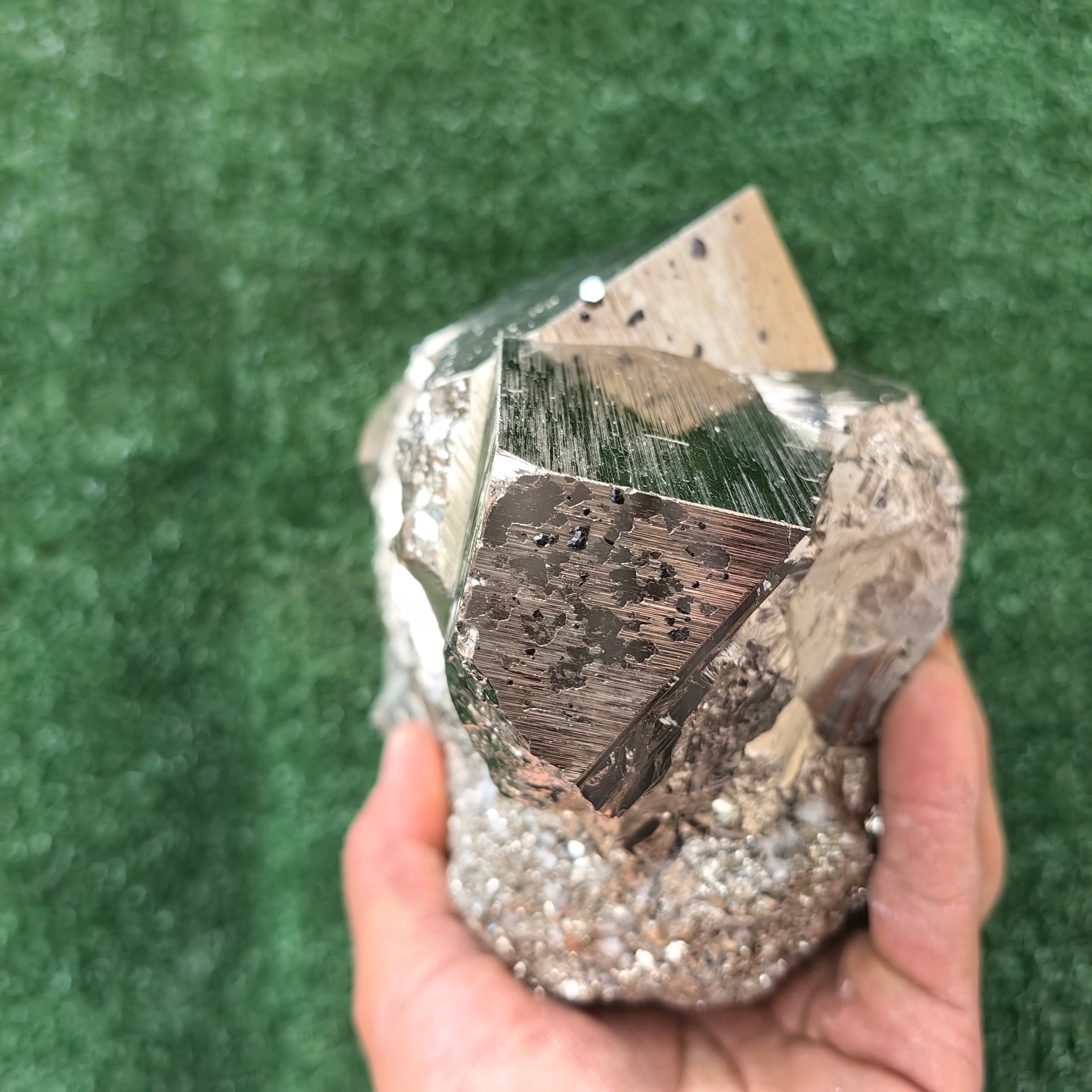 1 pc Pyrite Cubic
