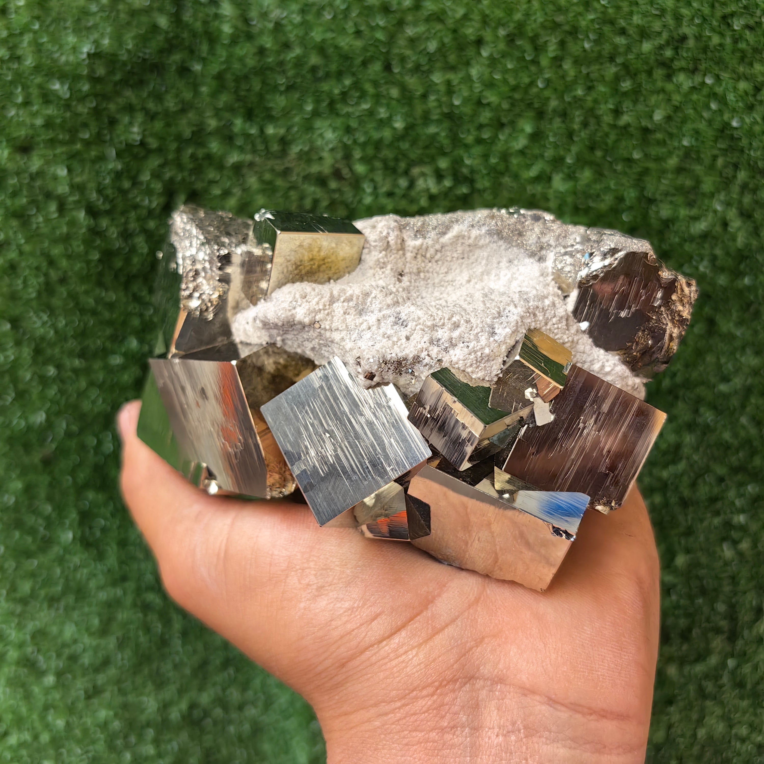 1 pc Pyrite Cubic