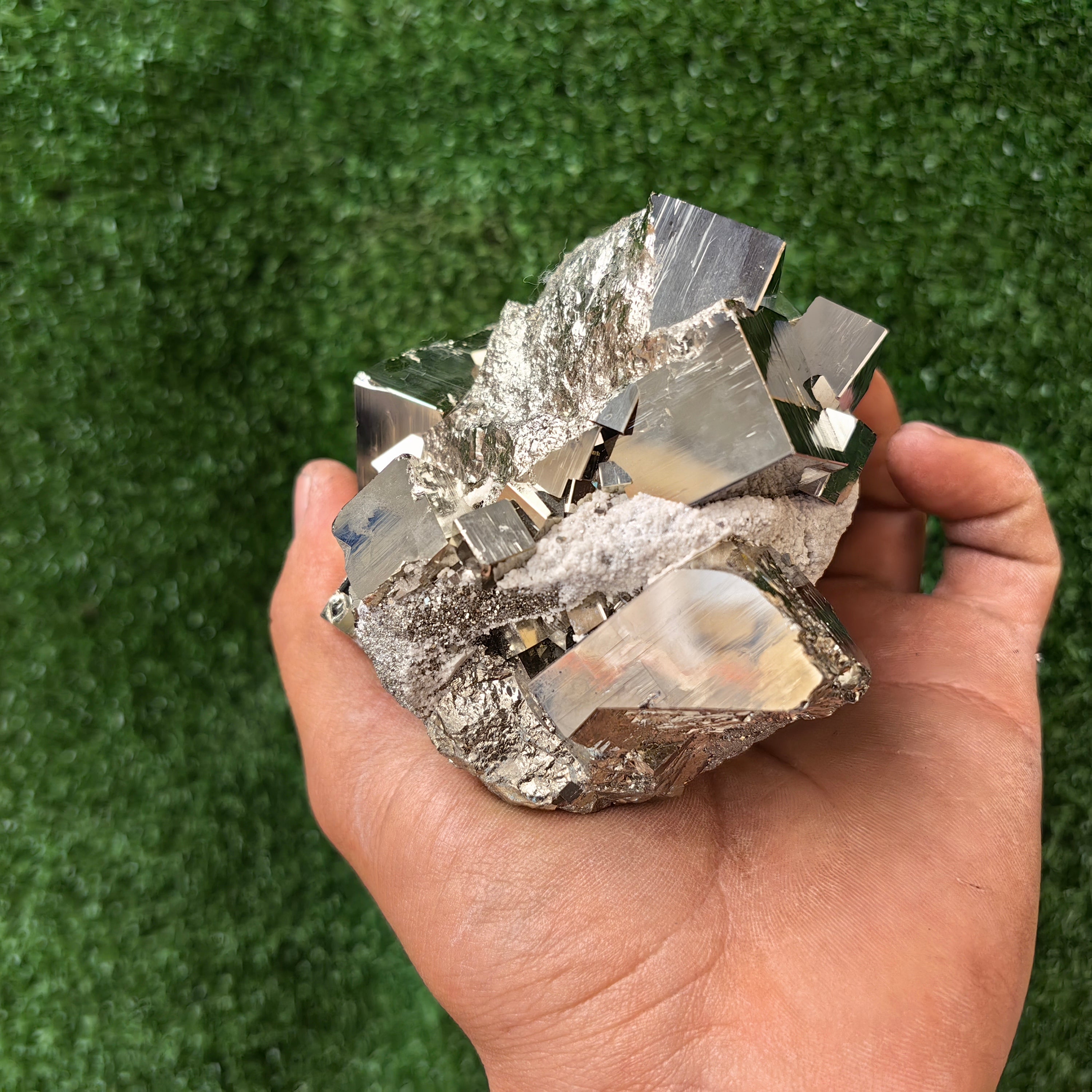 1 pc Pyrite Cubic
