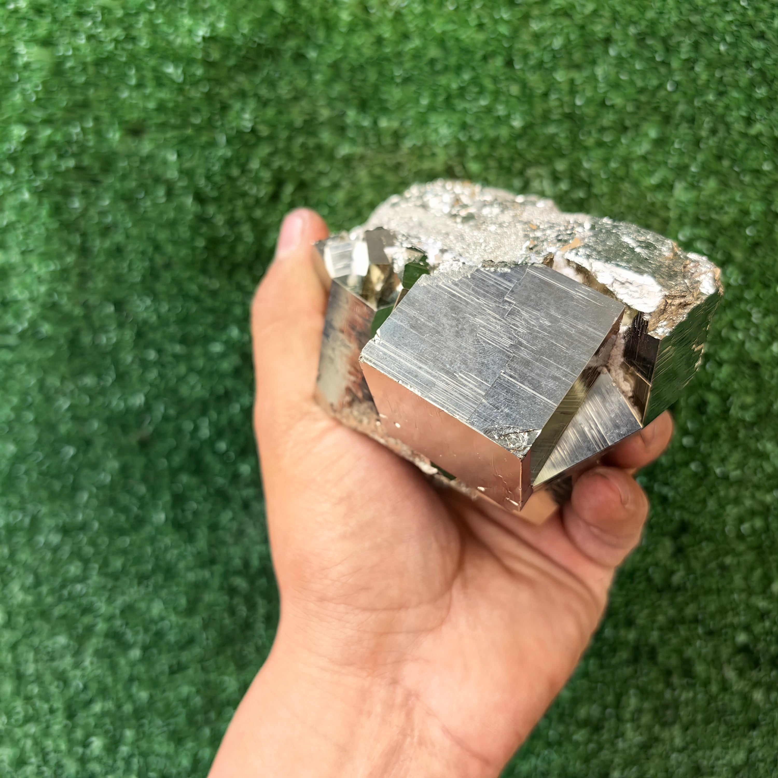 1 pc Pyrite Cubic