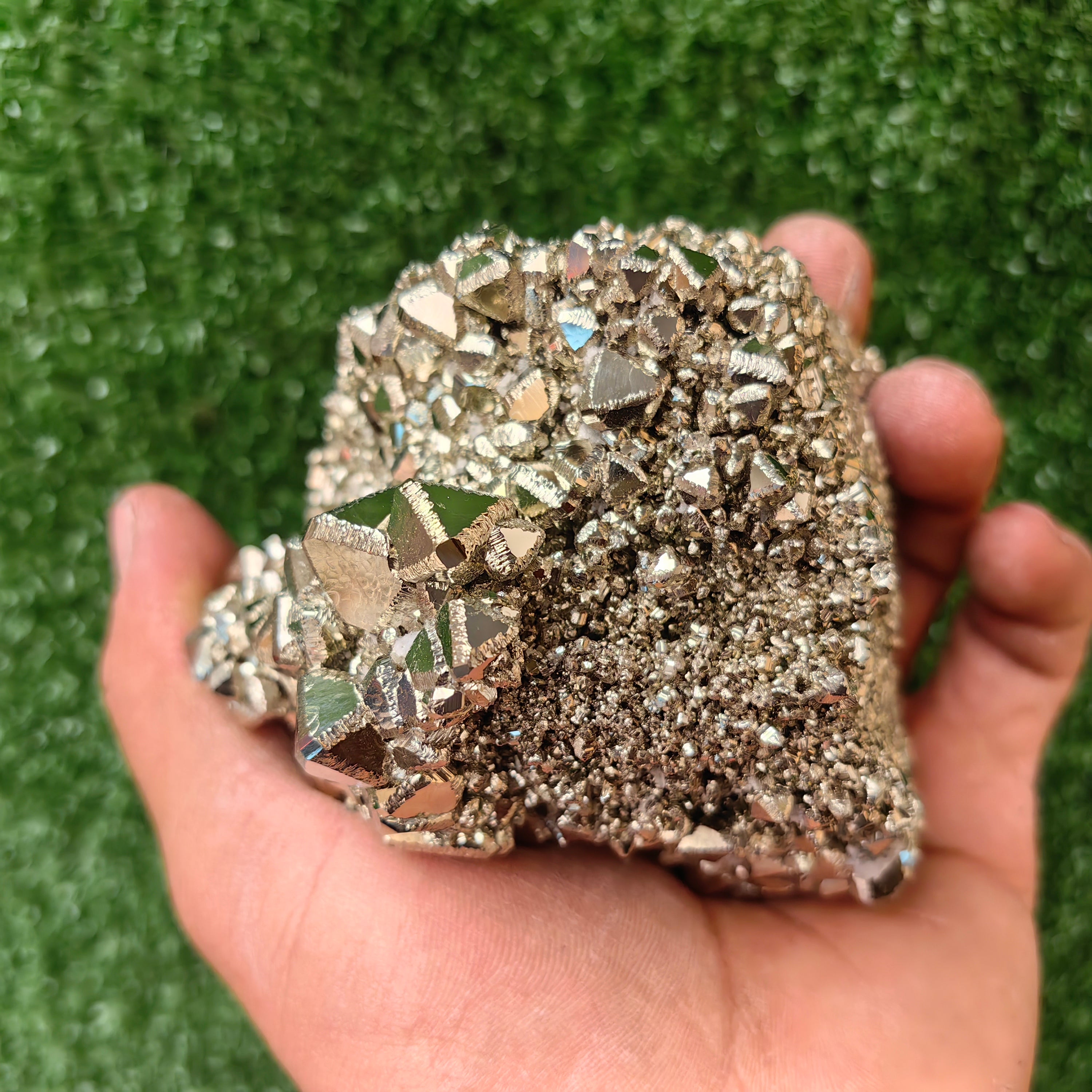 1 pc Pyrite octahedral