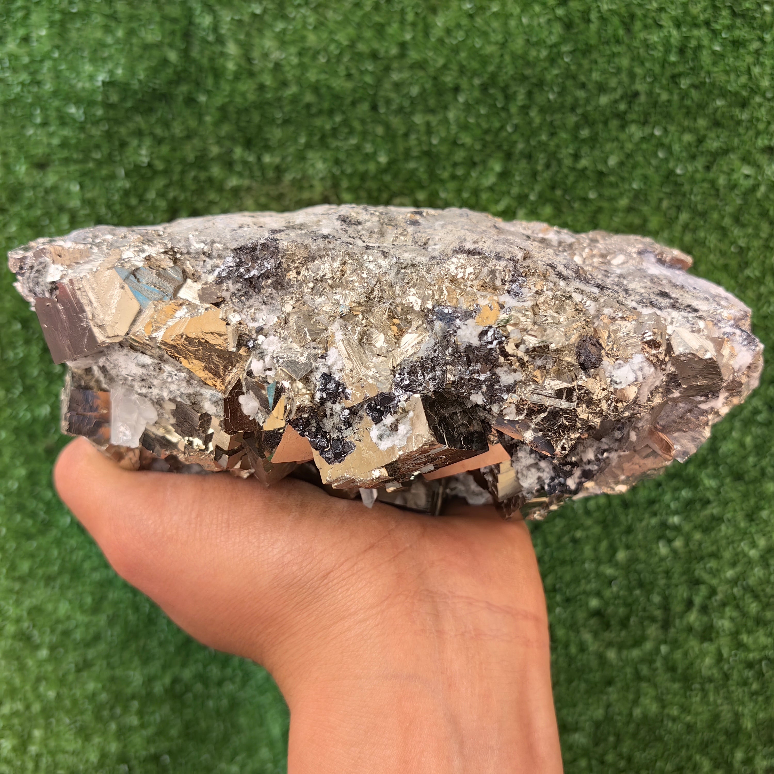 1 pc Pyrite Cubic with Sphalerite