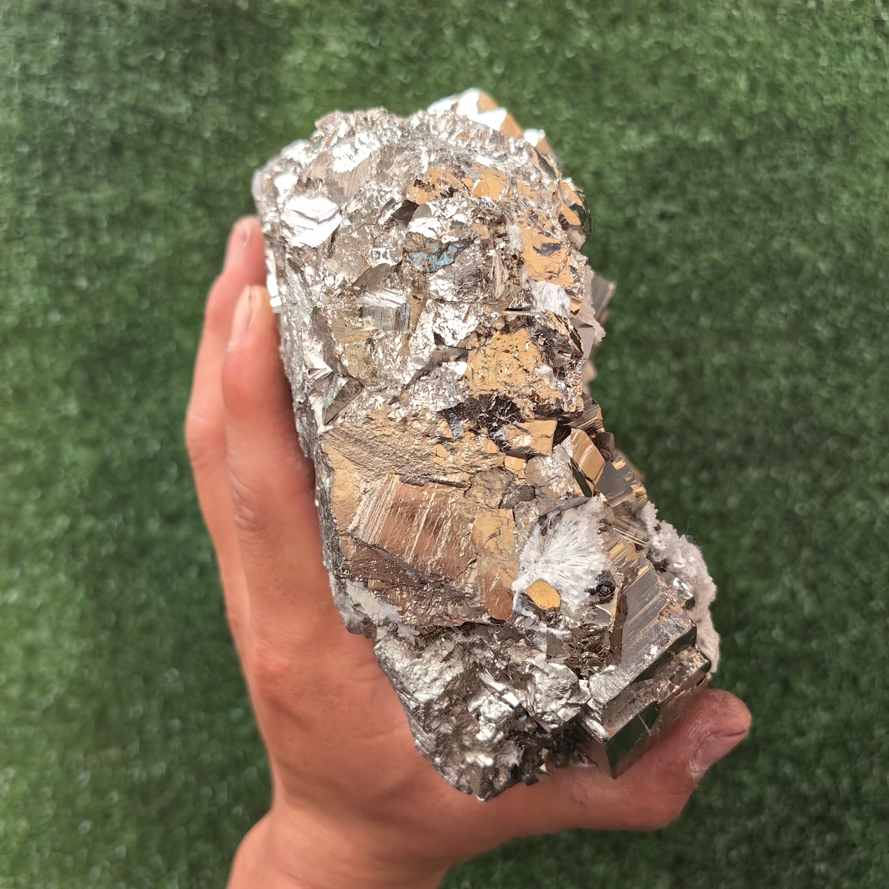 1 pc Pyrite Cubic with Quartz