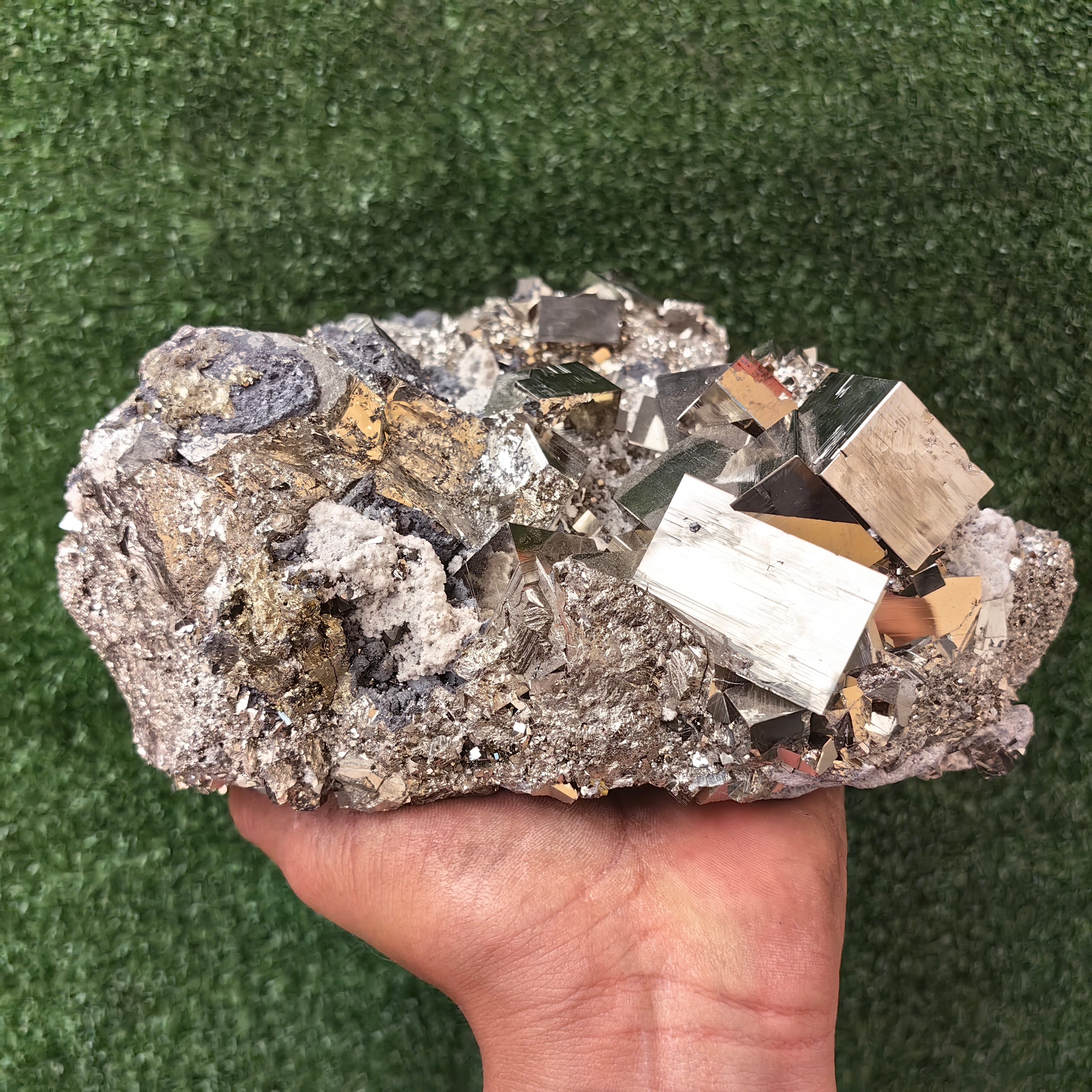 1 pc Pyrite Cubic with Sphalerite