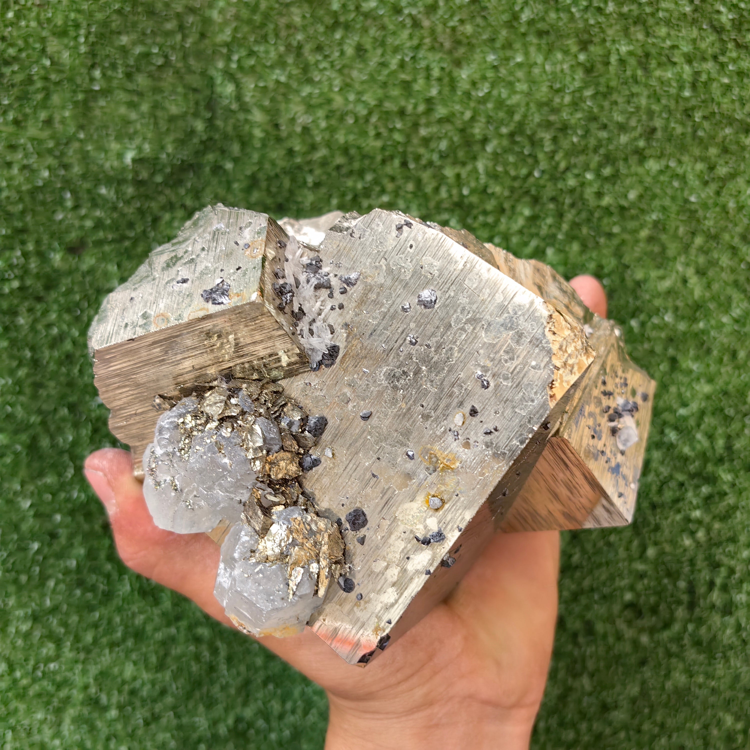 1 pc Pyrite Cubic with Calcite