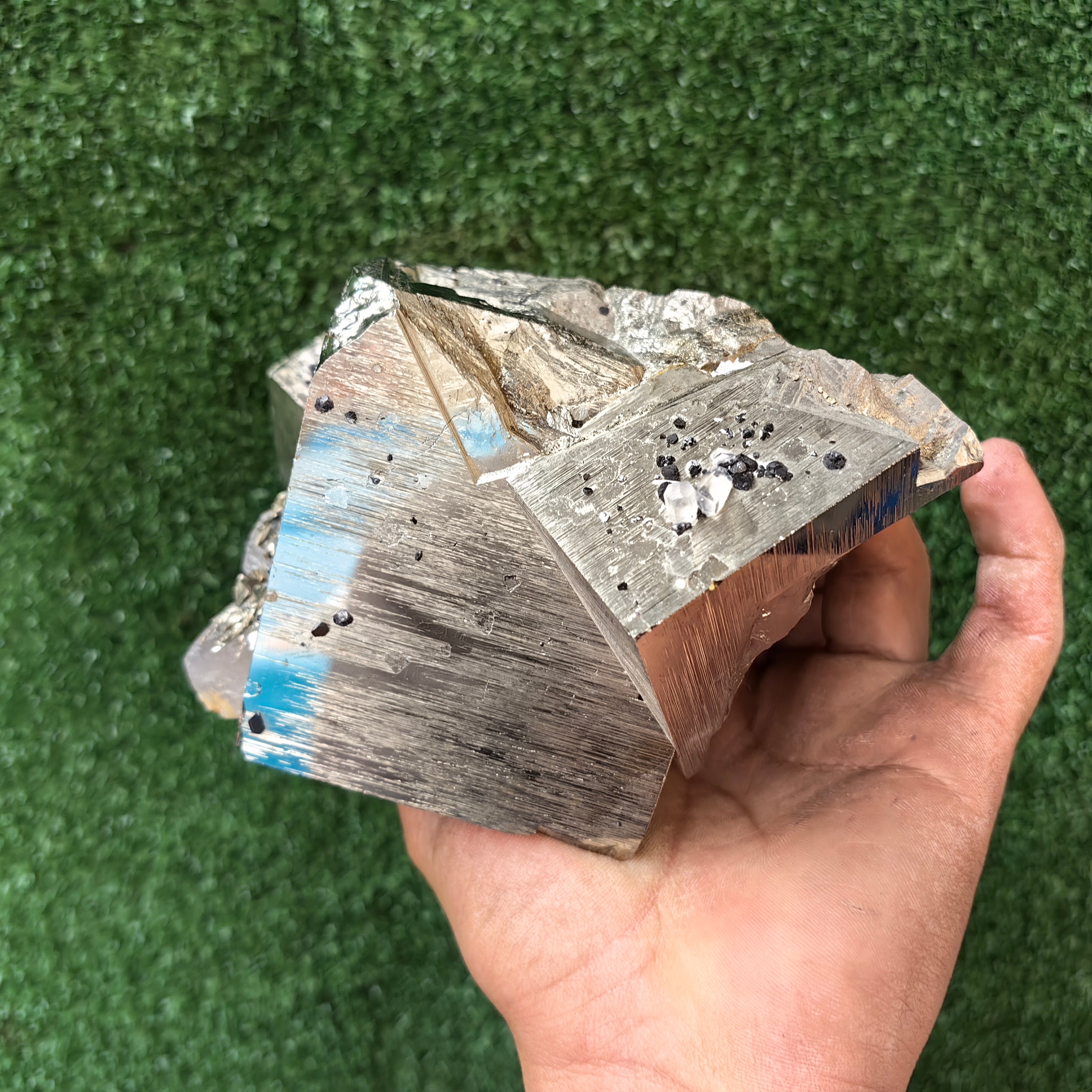 1 pc Pyrite Cubic with Calcite