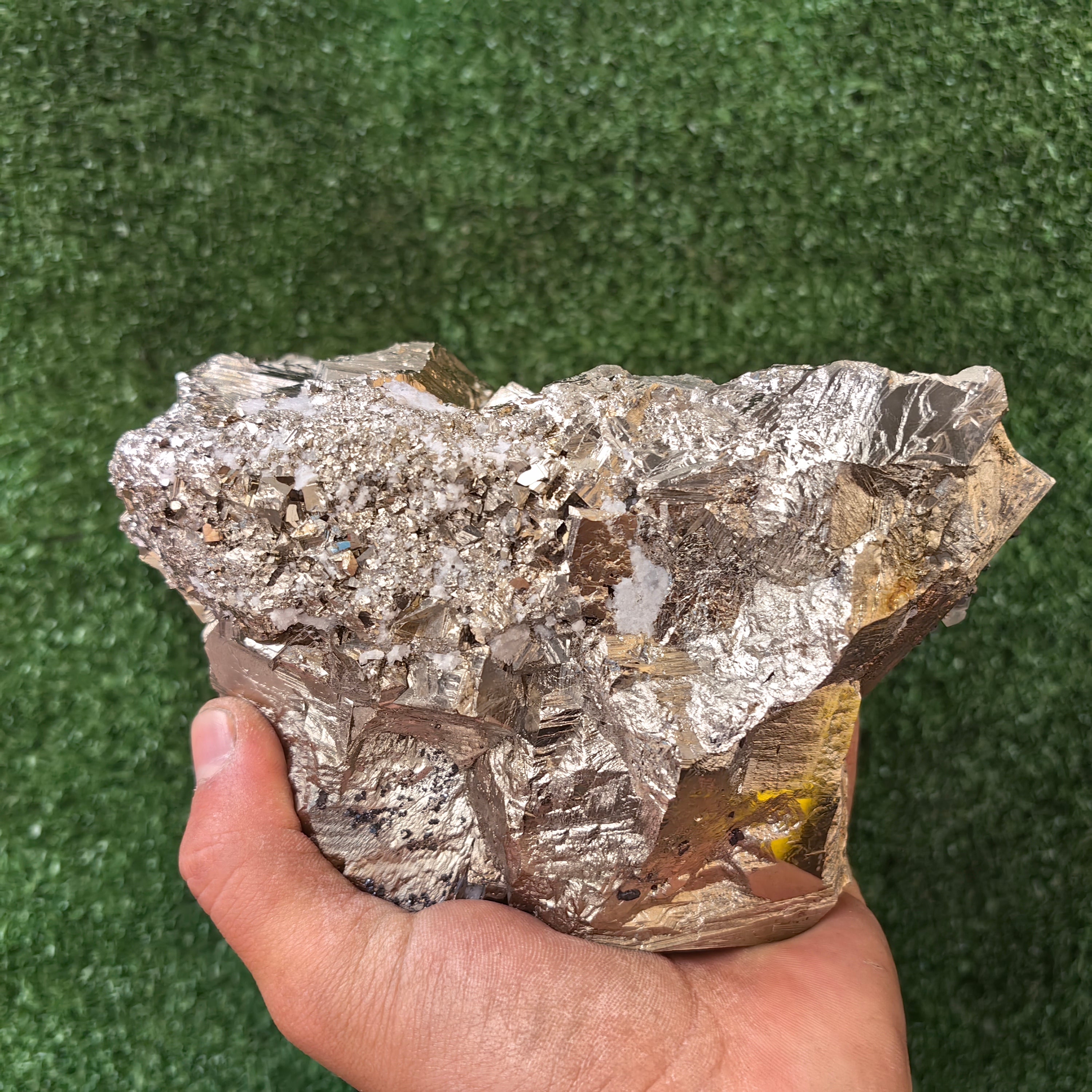 1 pc Pyrite Cubic with Calcite