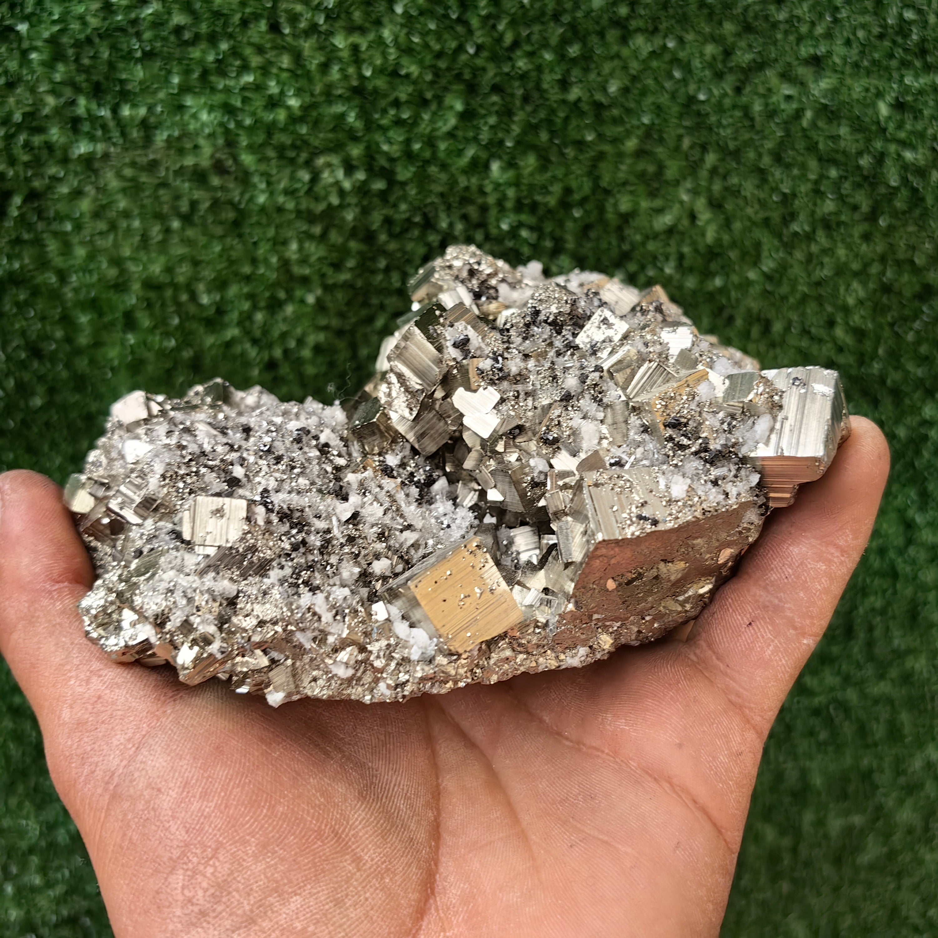 1 pc Pyrite Cubic with Quartz
