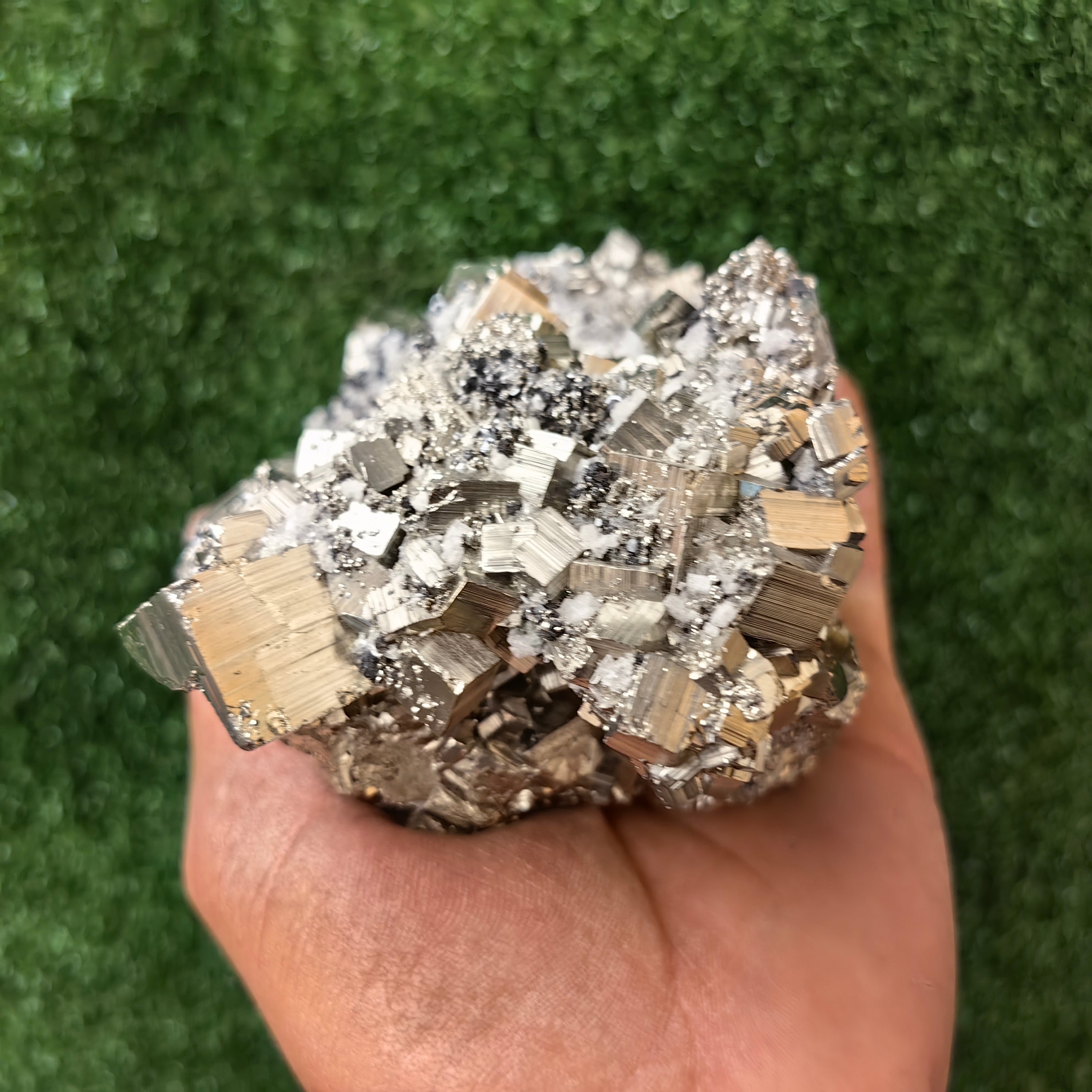 1 pc Pyrite Cubic with Quartz