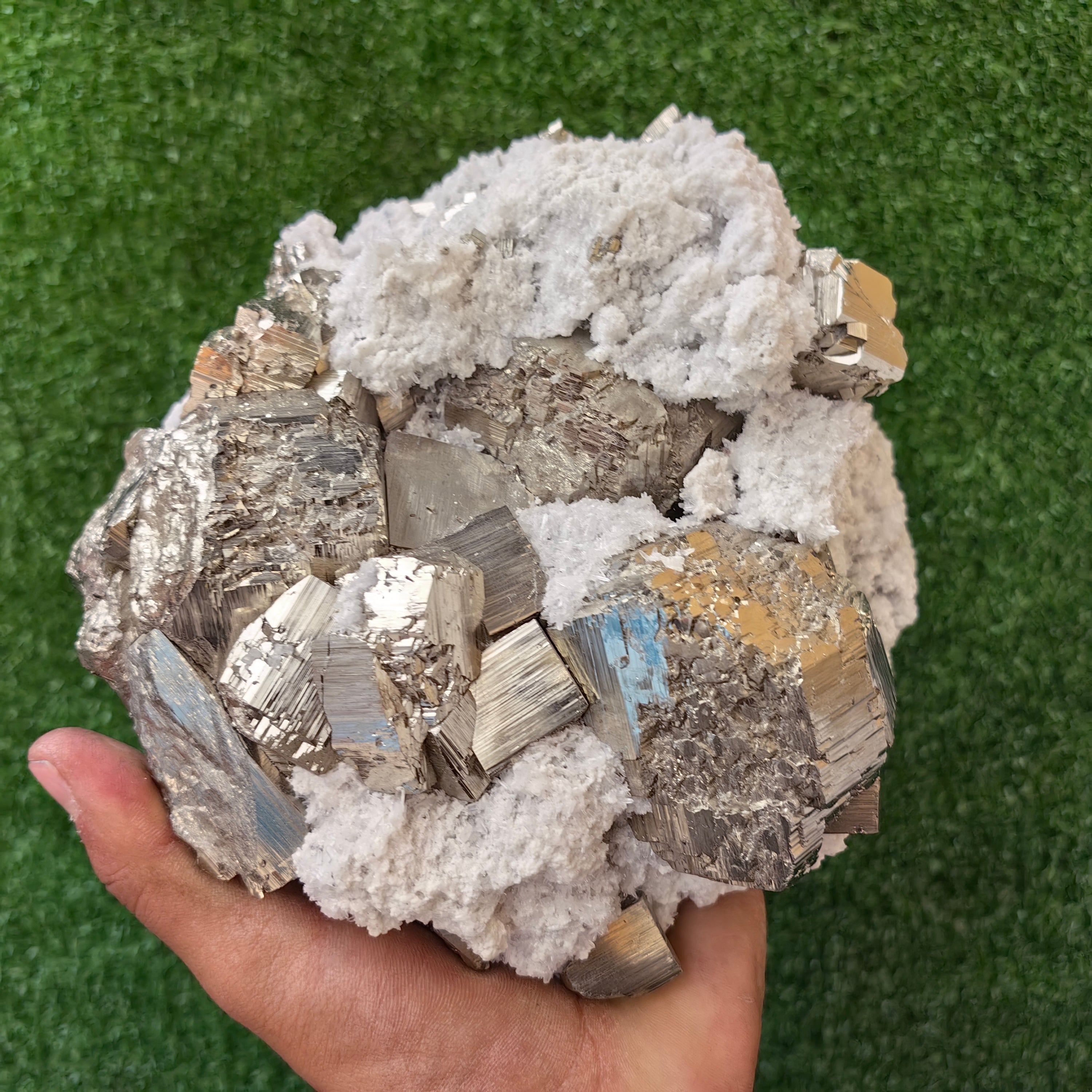 1 pc Pyrite Cubic with Quartz