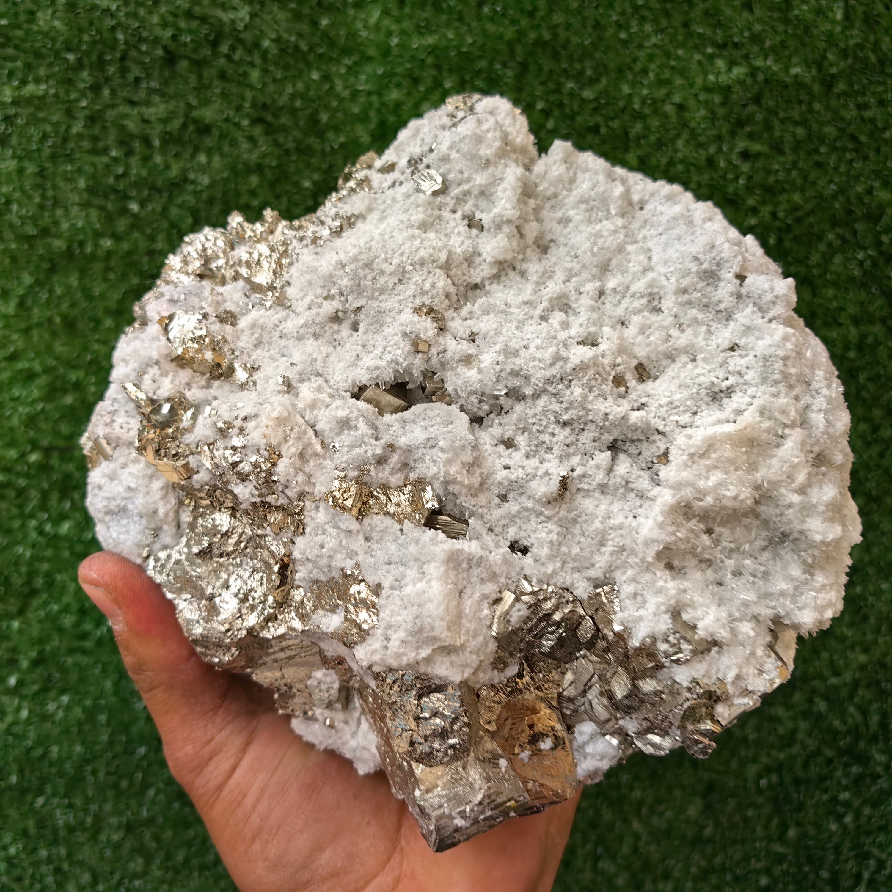 1 pc Pyrite Cubic with Quartz – INKA MINERALS PERU