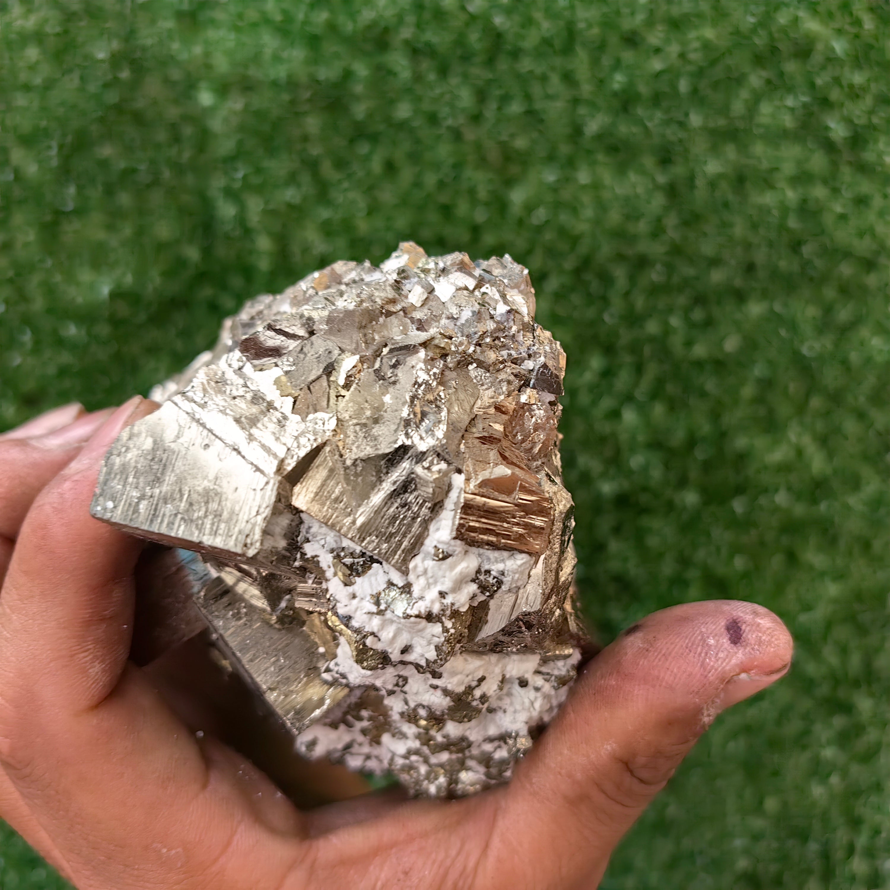 1 pc Pyrite Cubic with Chalcopyrite