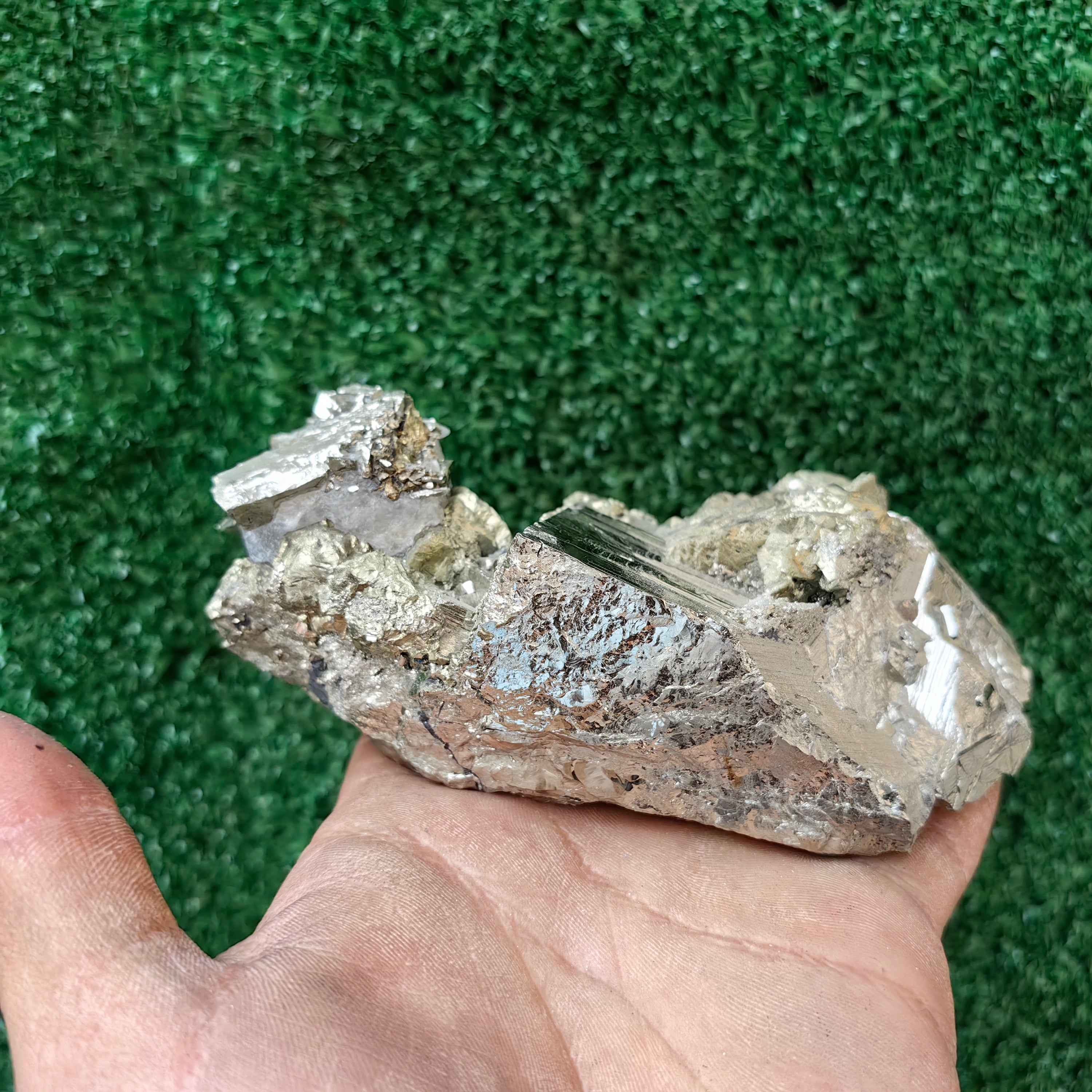 1 pc Pyrite Cubic with Chalcopyrite