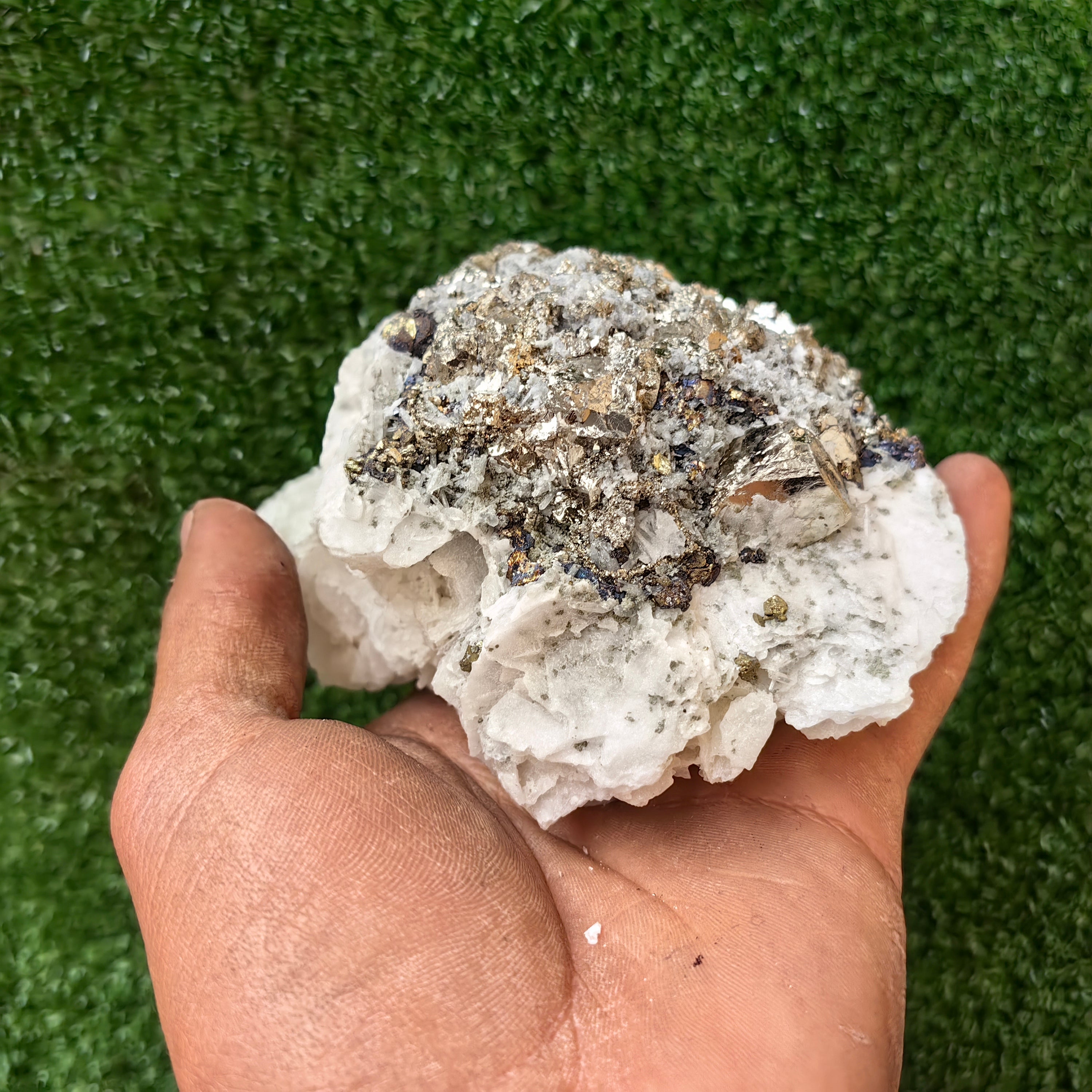 1 pc Pyrite Cubic with Quartz