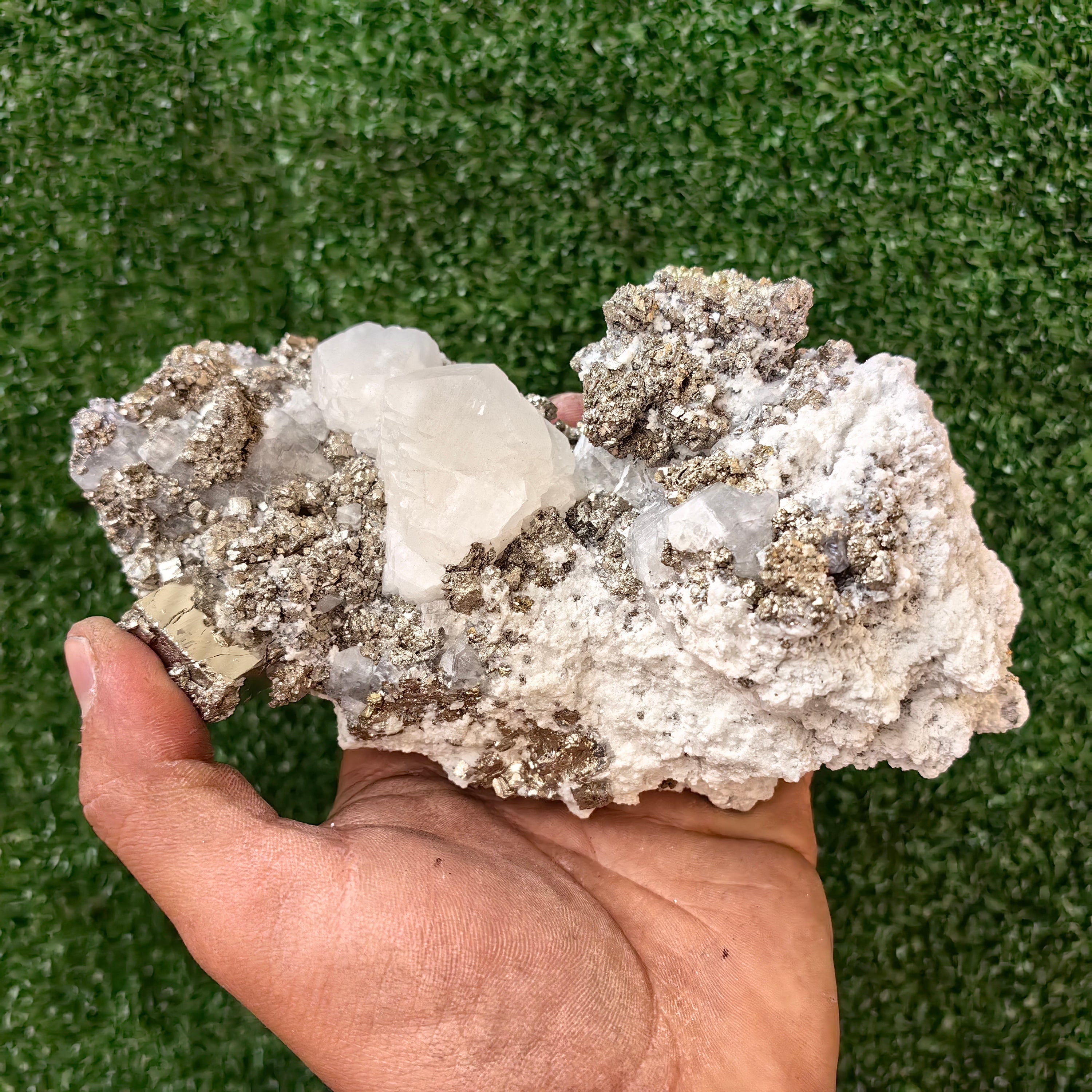 1 pcs Pyrite Cubic with Calcite