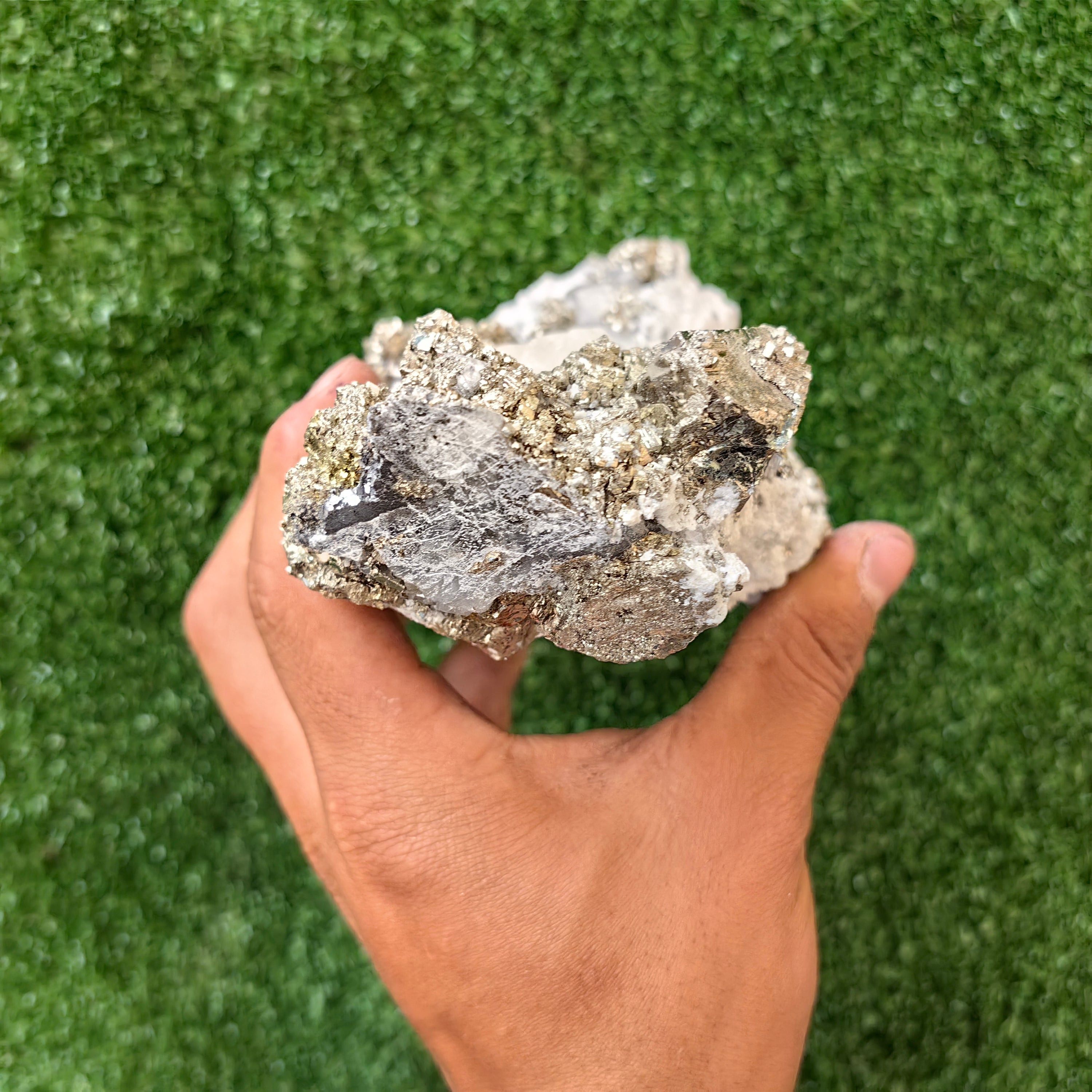 1 pcs Pyrite Cubic with Calcite