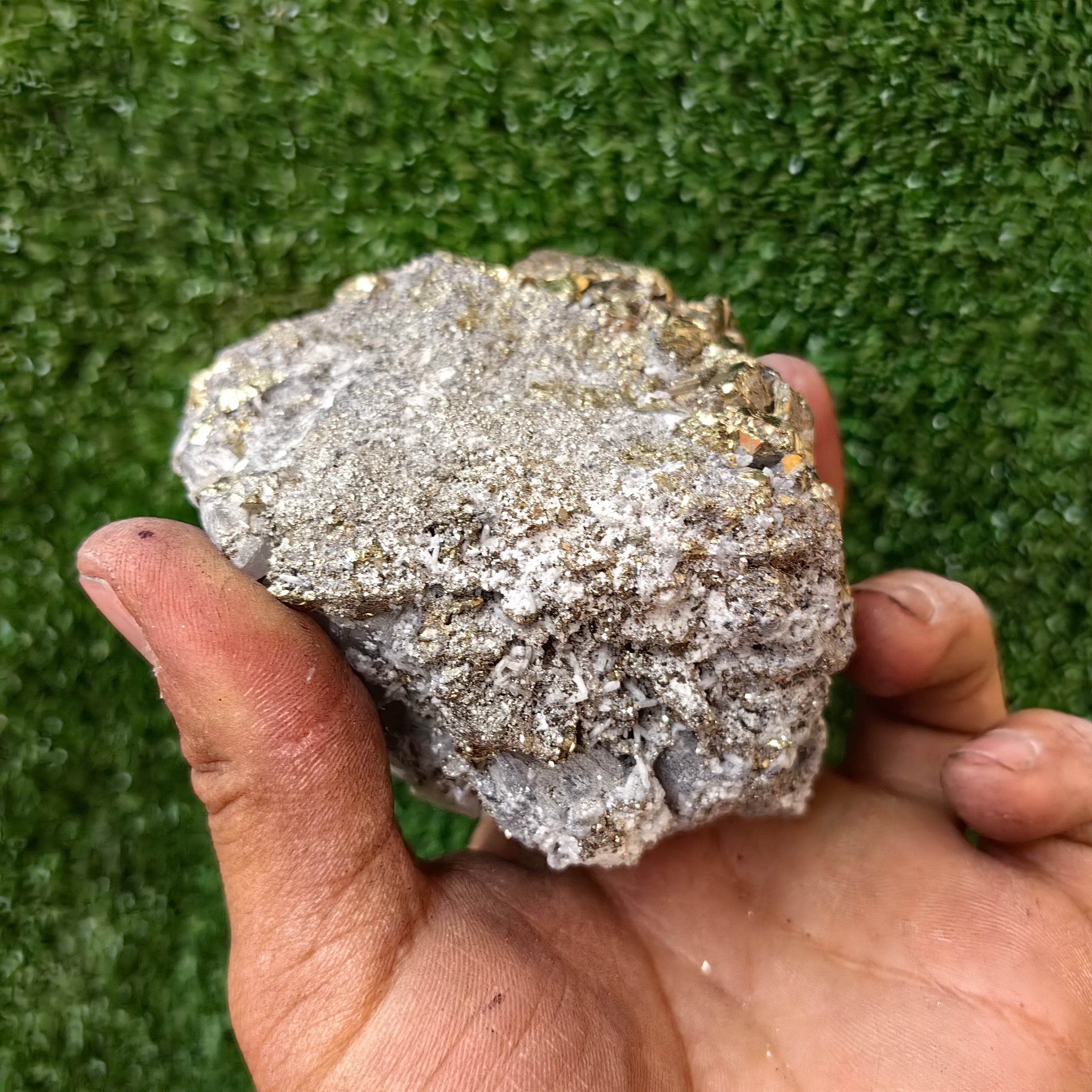 1 pcs Pyrite Cubic with Chalcopyrite and Calcite