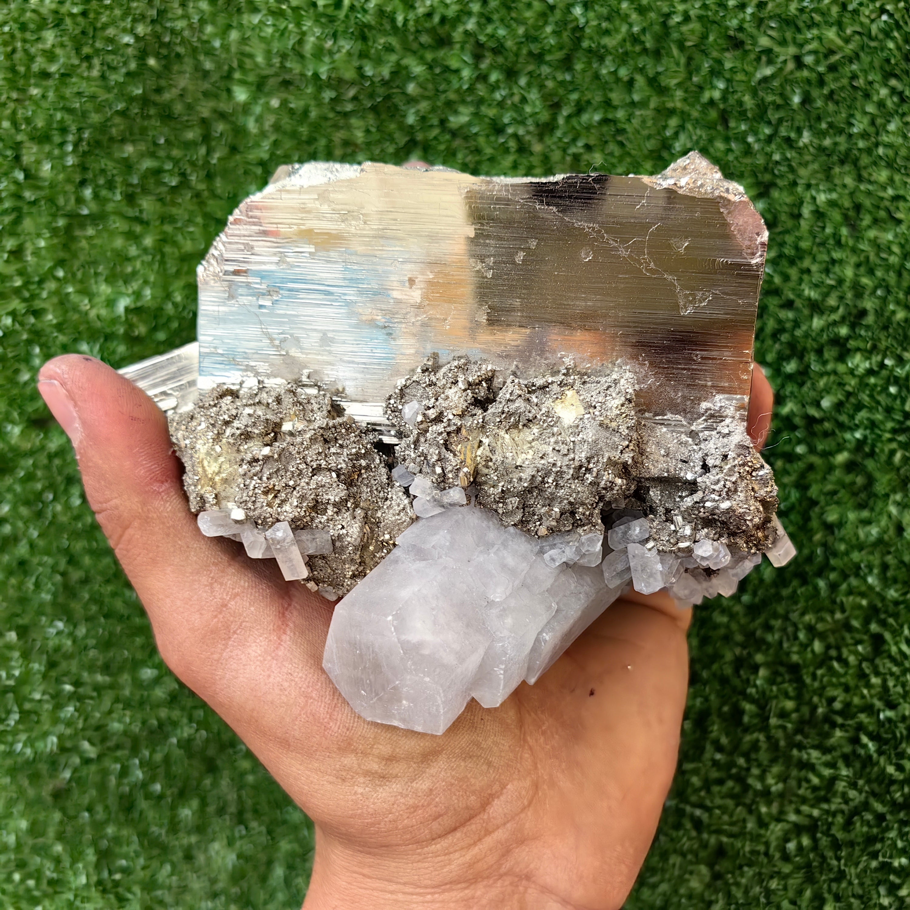 1 pcs Pyrite Cubic with Calcite