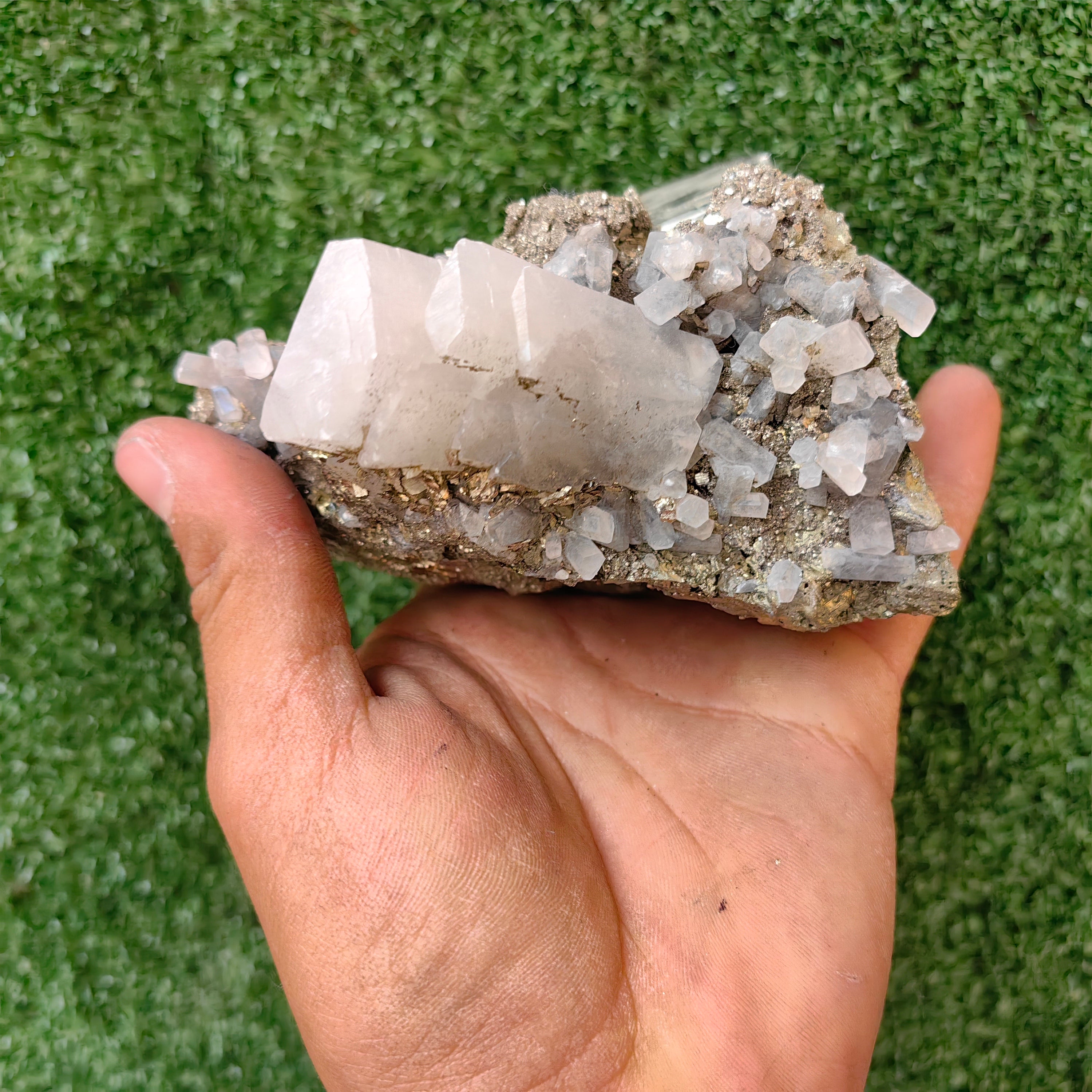 1 pcs Pyrite Cubic with Calcite