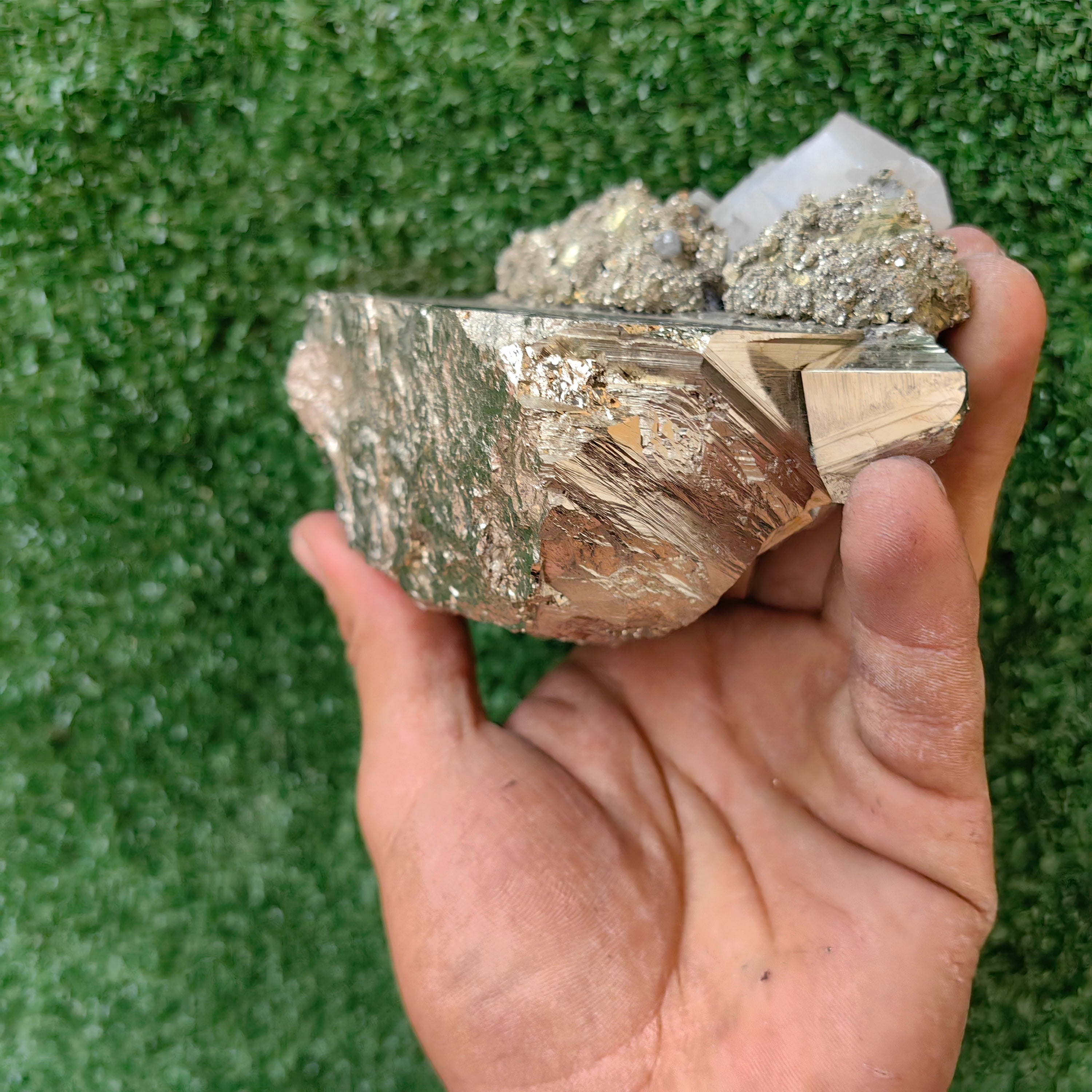 1 pcs Pyrite Cubic with Calcite