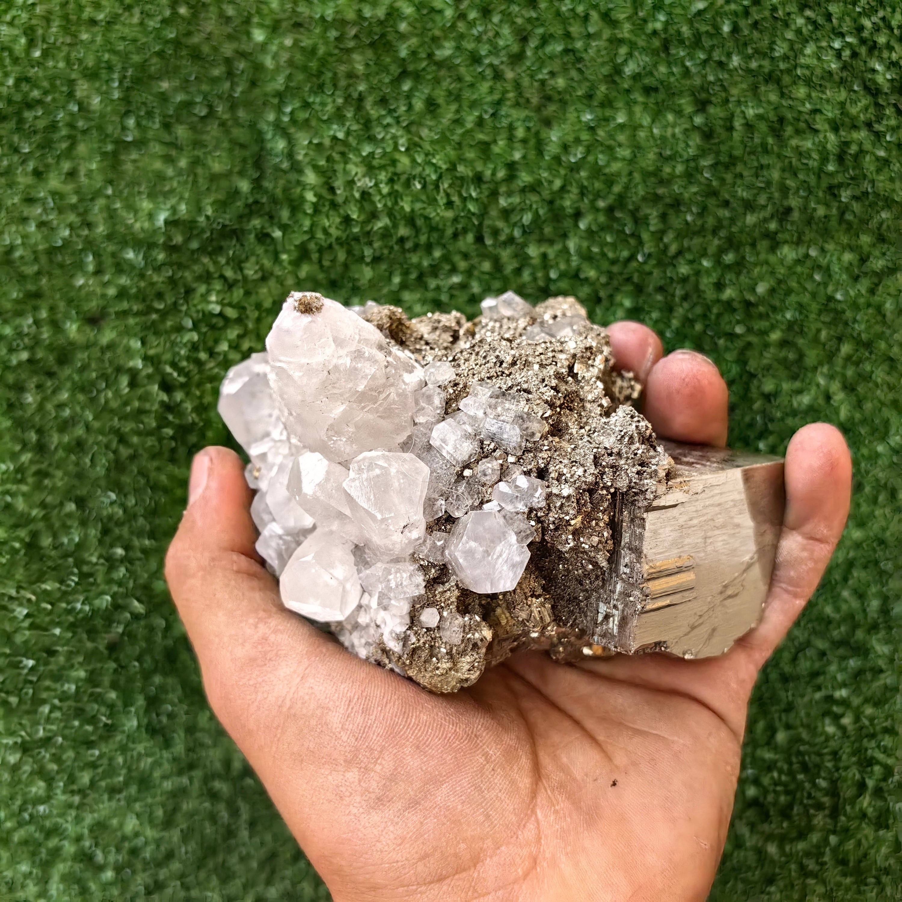 1 pcs Pyrite Cubic with Calcite