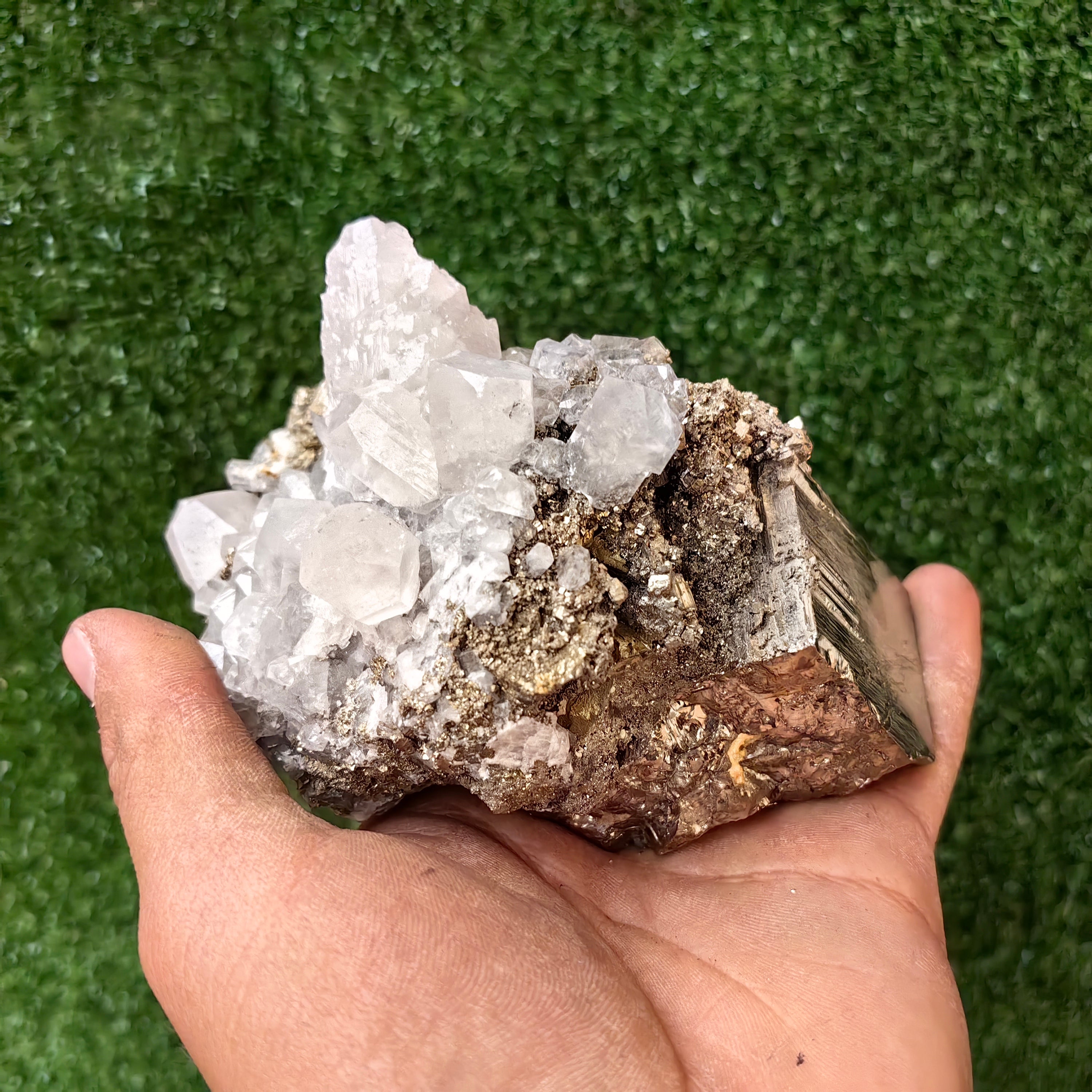 1 pcs Pyrite Cubic with Calcite