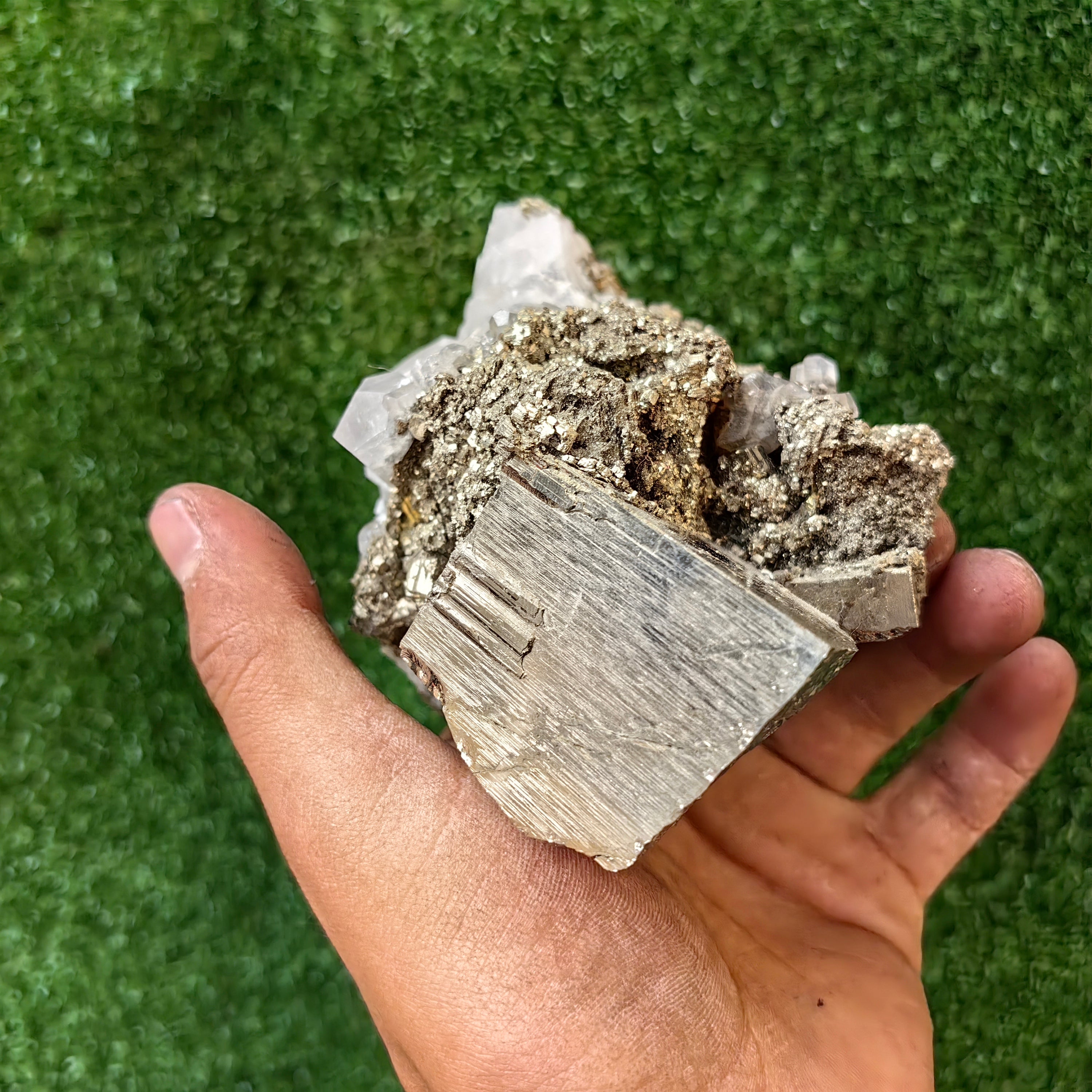 1 pcs Pyrite Cubic with Calcite