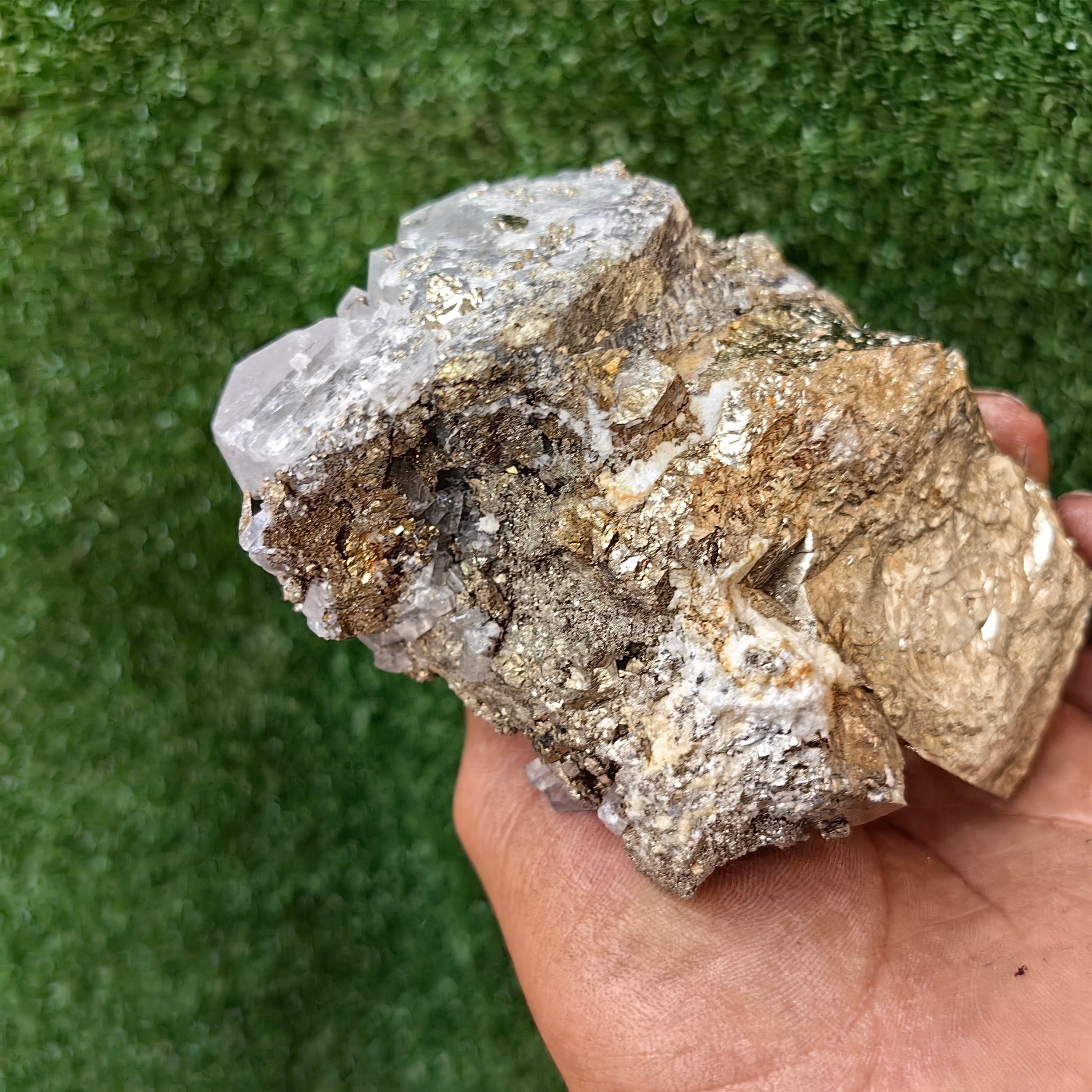 1 pcs Pyrite Cubic with Calcite