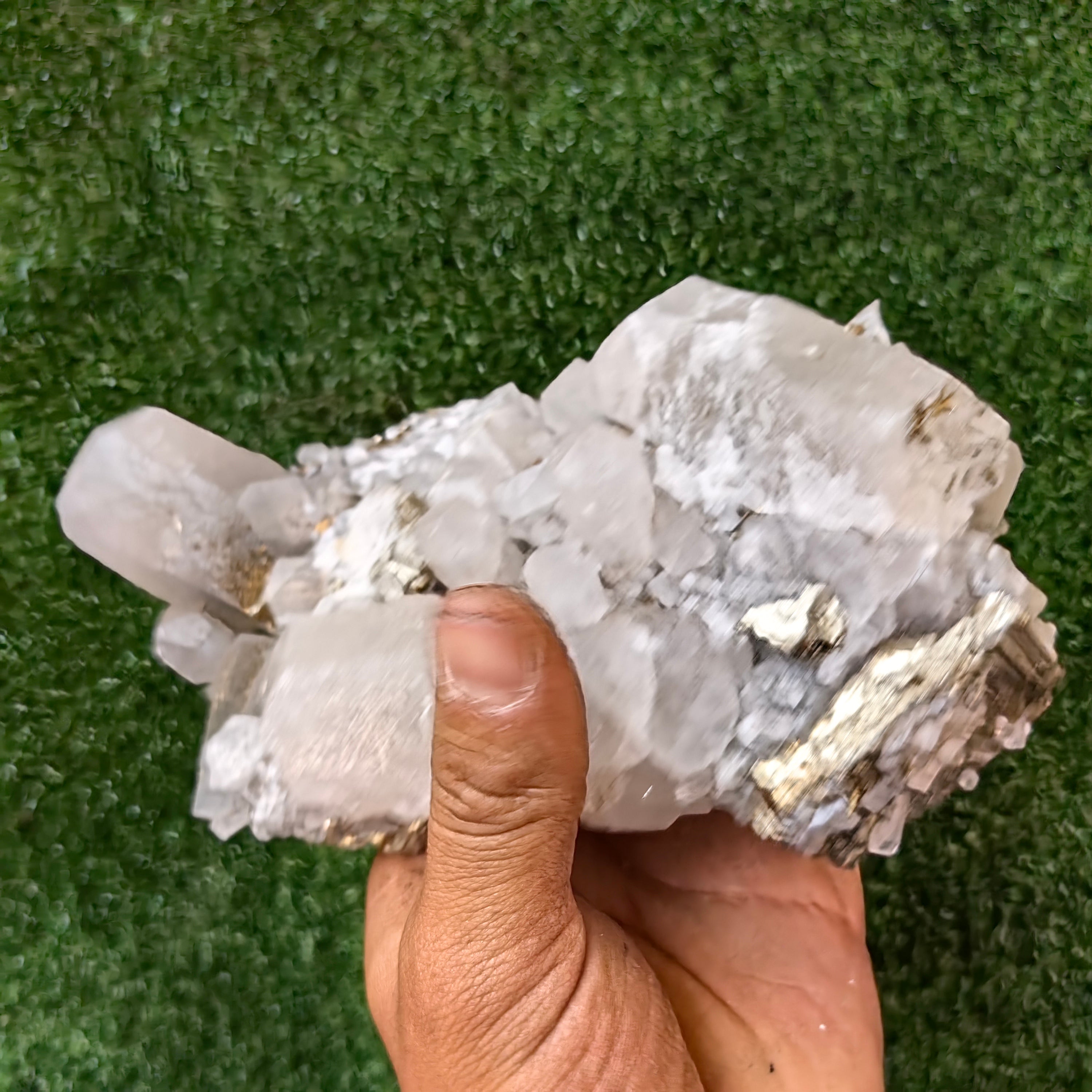 1 pcs Pyrite Cubic with Calcite