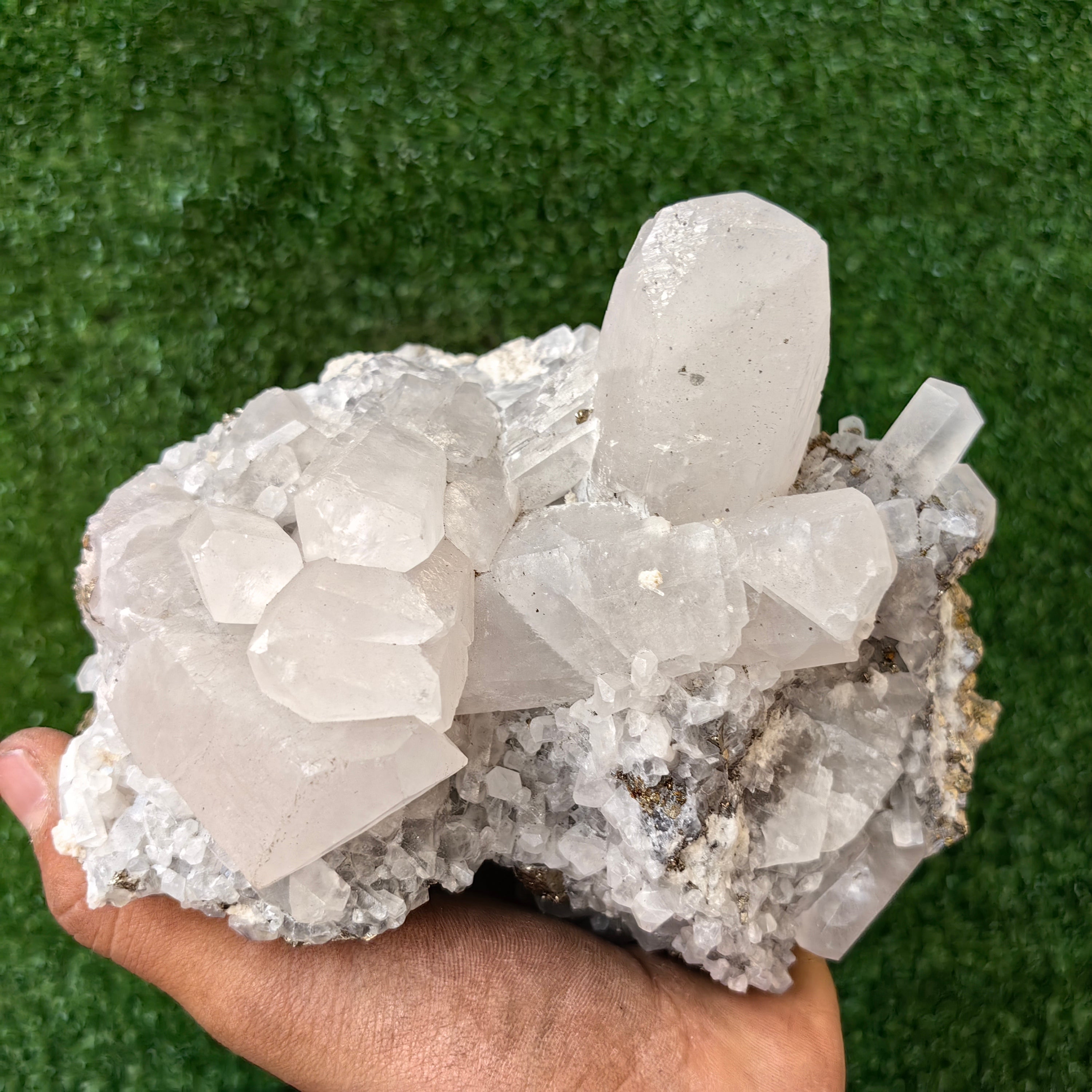 1 pcs Pyrite Cubic with Calcite